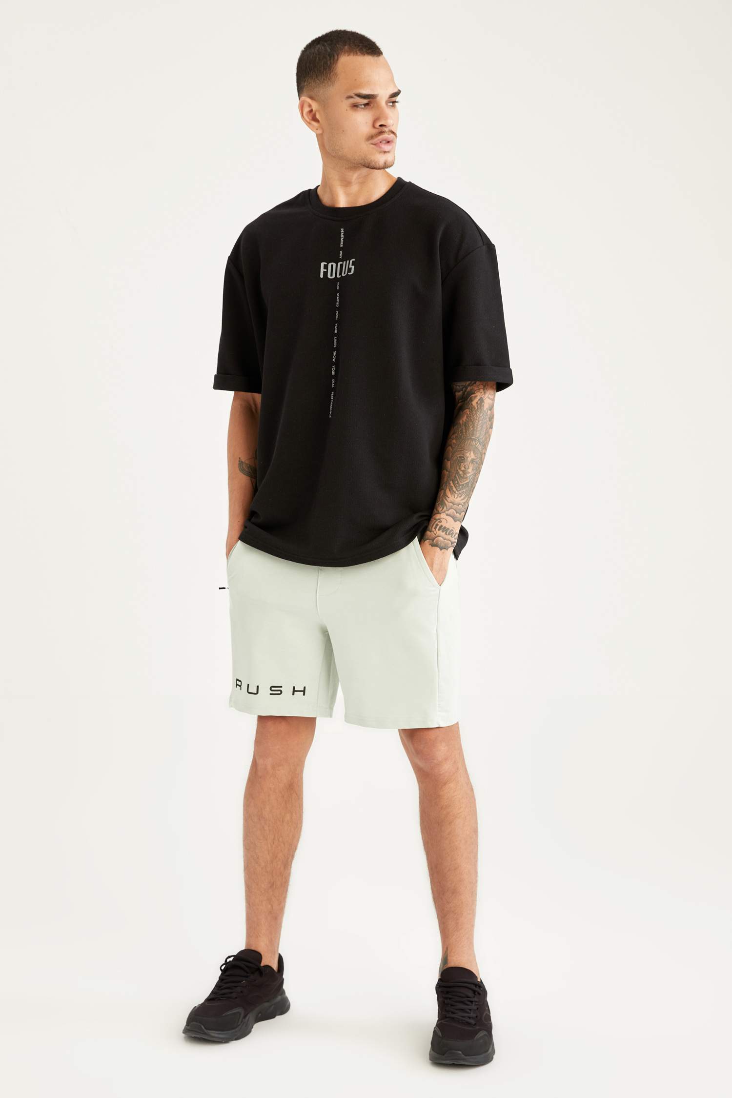 Slim Fit Yazı Baskılı Spor Şort