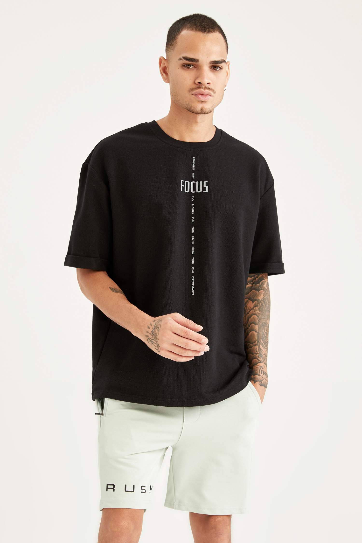 Slim Fit Yazı Baskılı Spor Şort