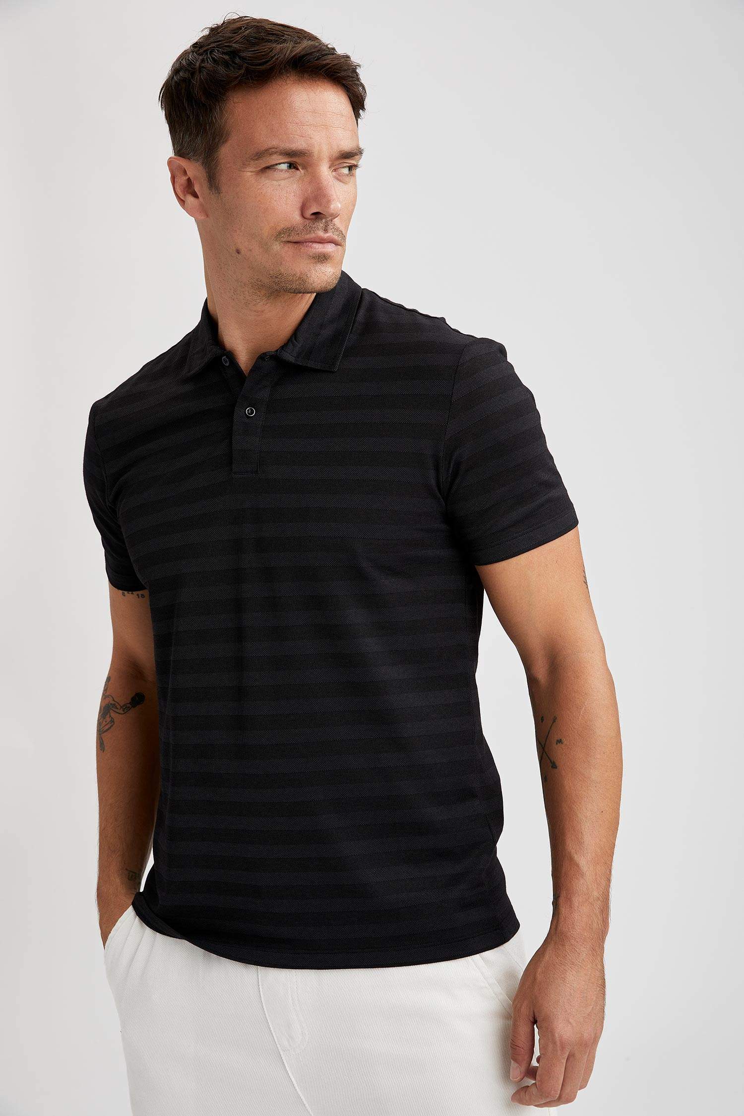 Regular Fit Polo Yaka Çizgi Desenli Kısa Kollu Tişört