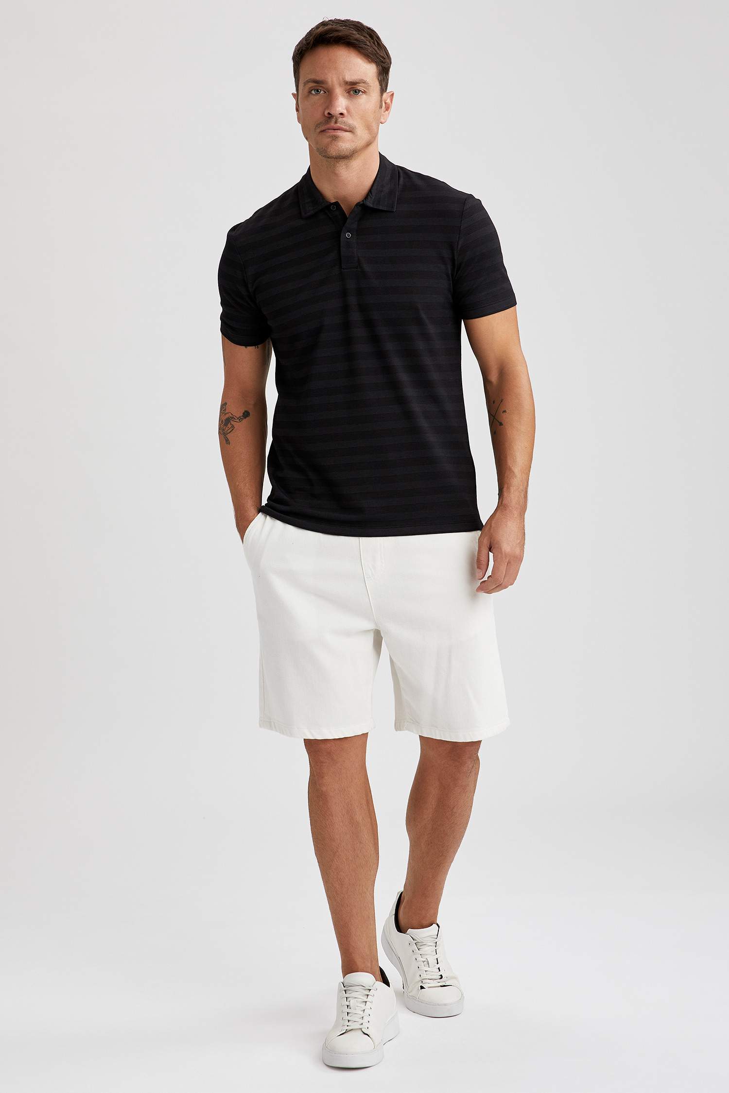 Regular Fit Polo Yaka Çizgi Desenli Kısa Kollu Tişört
