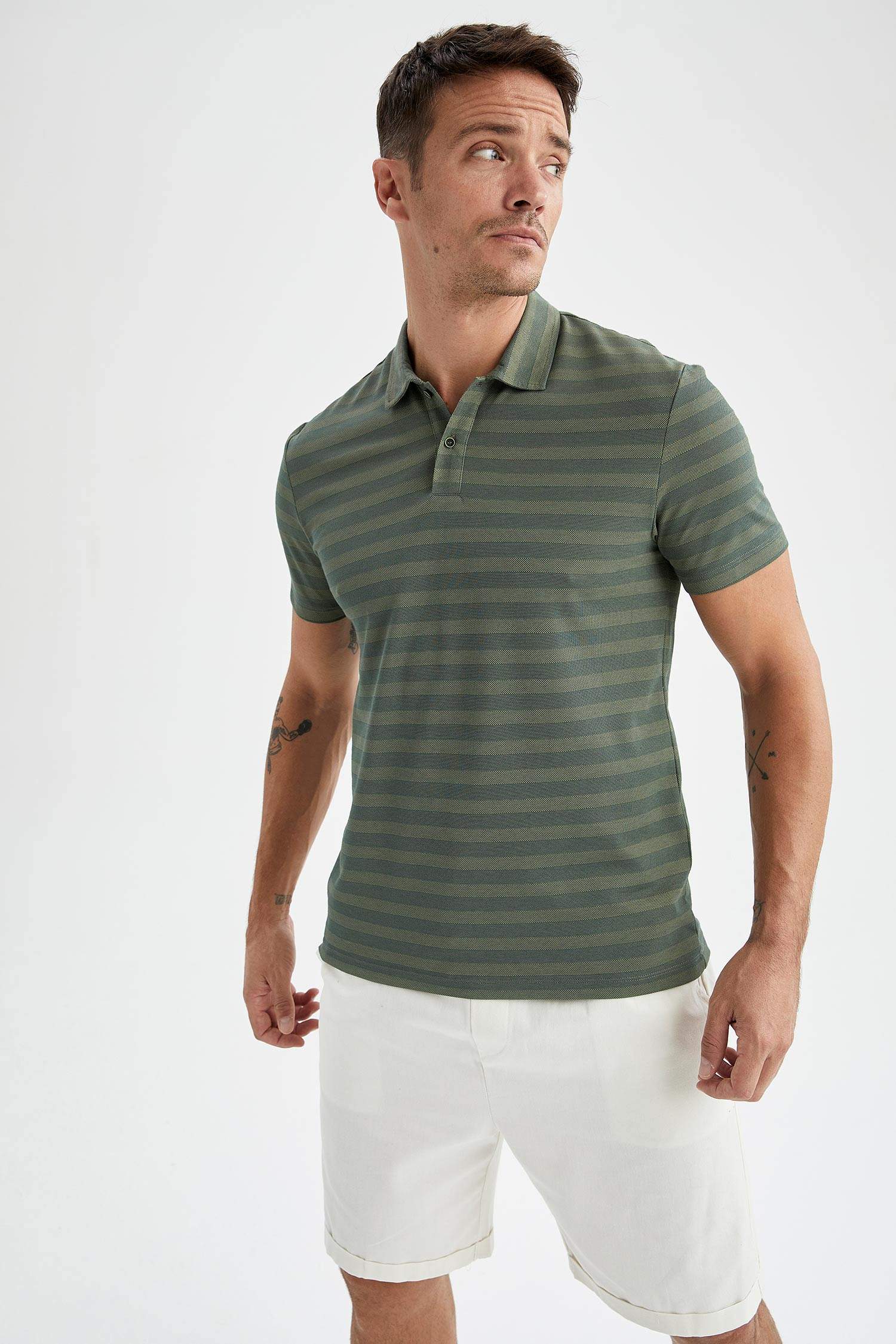 Regular Fit Polo Yaka Çizgi Desenli Kısa Kollu Tişört