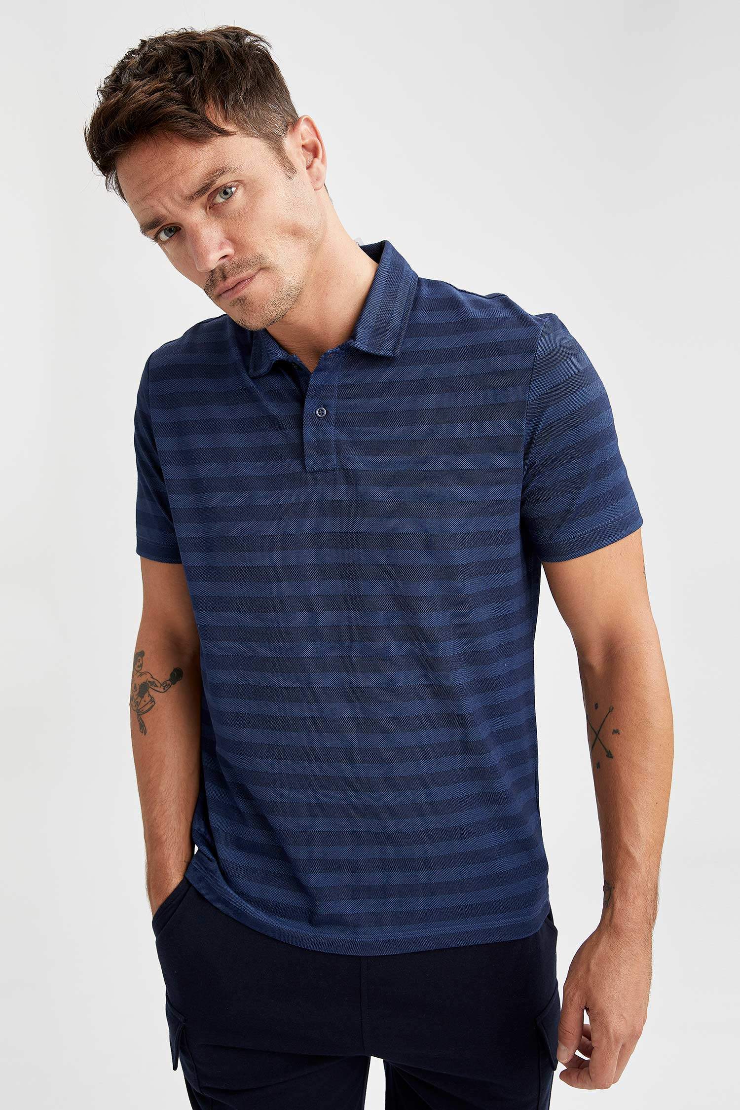 Regular Fit Polo Yaka Çizgi Desenli Kısa Kollu Tişört