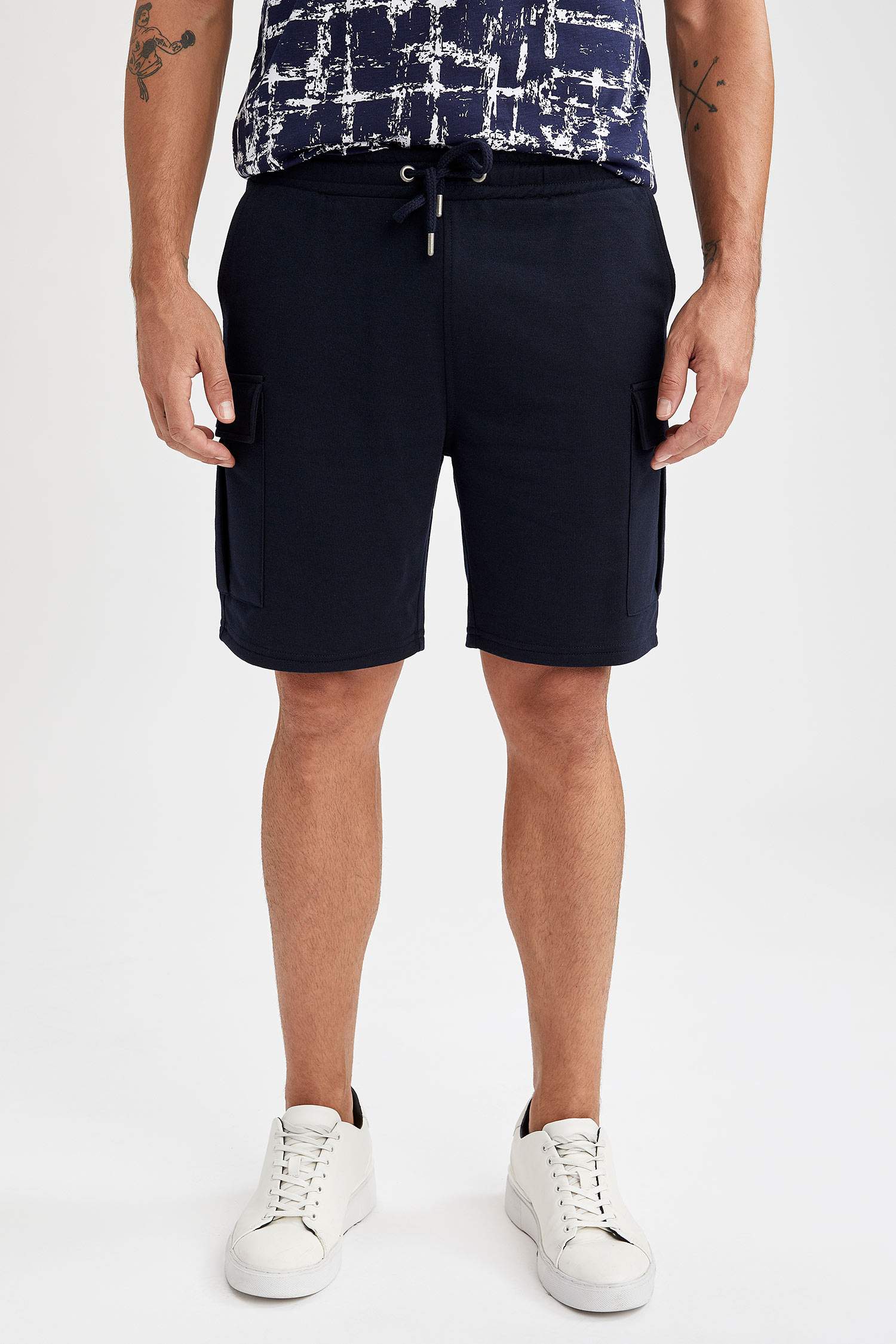 Regular Fit Beli Bağcıklı Kargo Şort