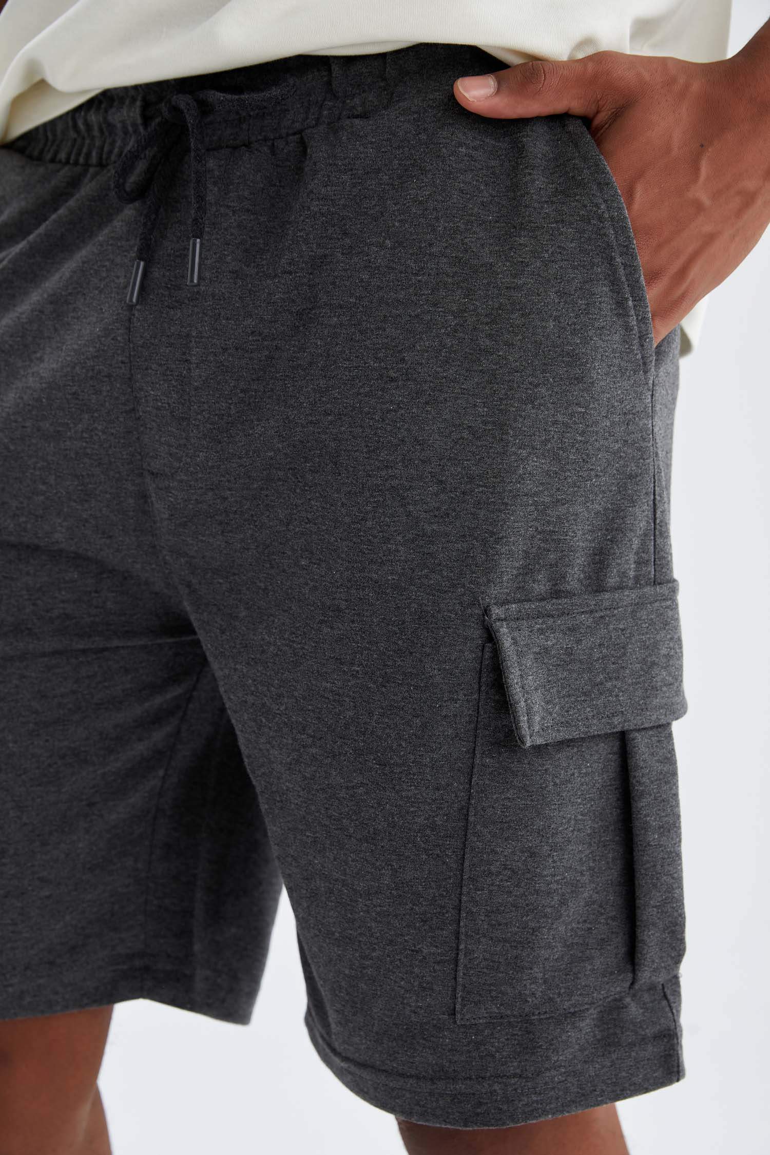 Regular Fit Kargo Cepli Bermuda Şort