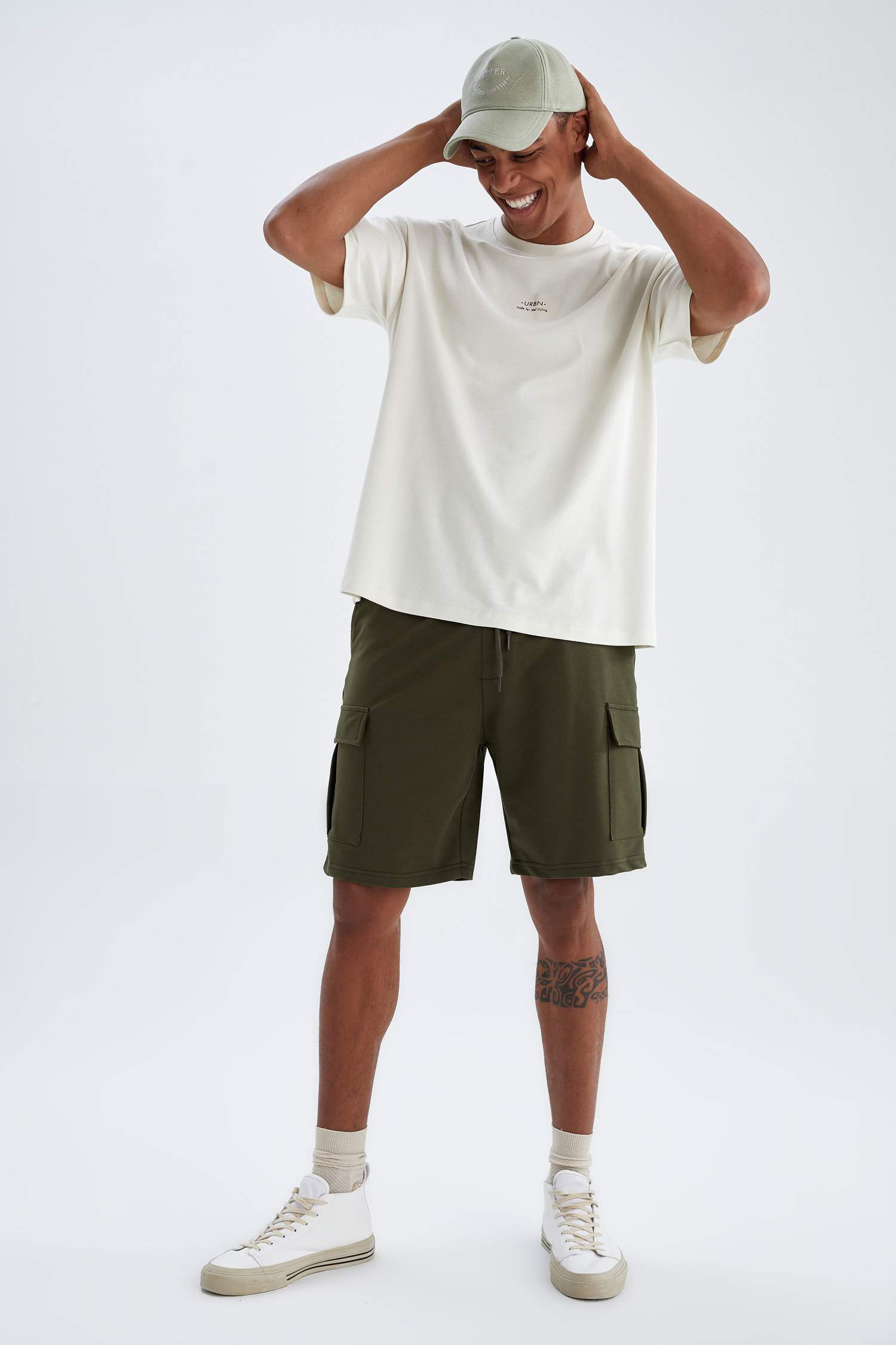 Regular Fit Kargo Cepli Bermuda Şort