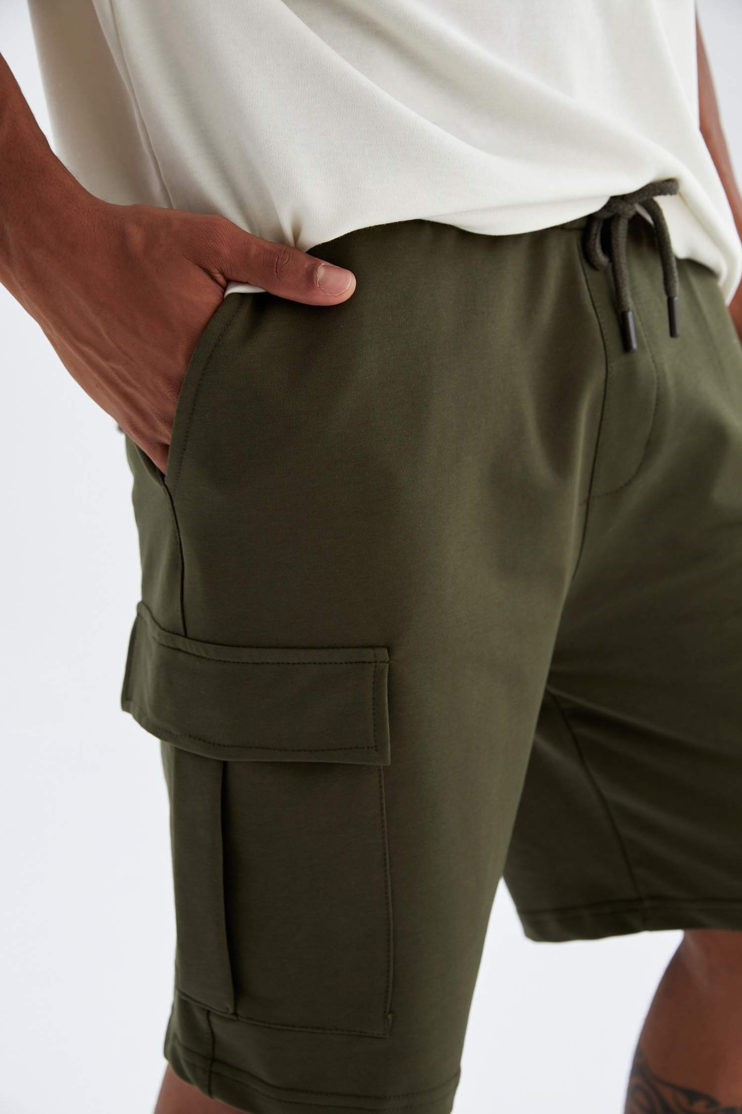 Regular Fit Kargo Cepli Bermuda Şort