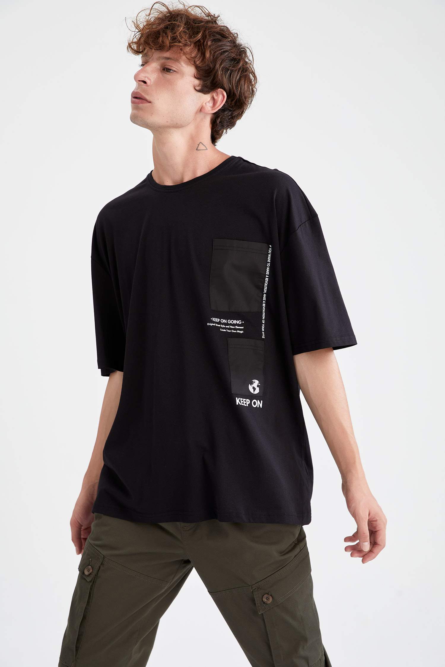 Oversize Fit Bisiklet Yaka Slogan Baskılı Kısa Kollu Tişört