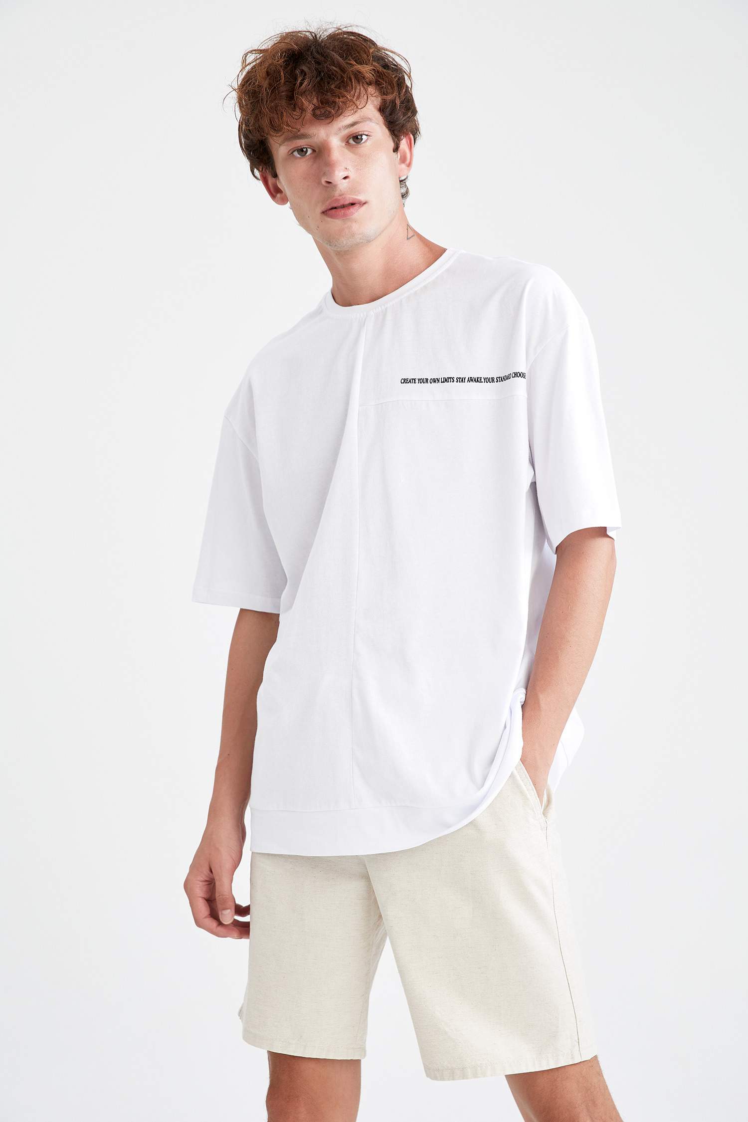 Oversize Fit Bisiklet Yaka Slogan Baskılı Kısa Kollu Tişört