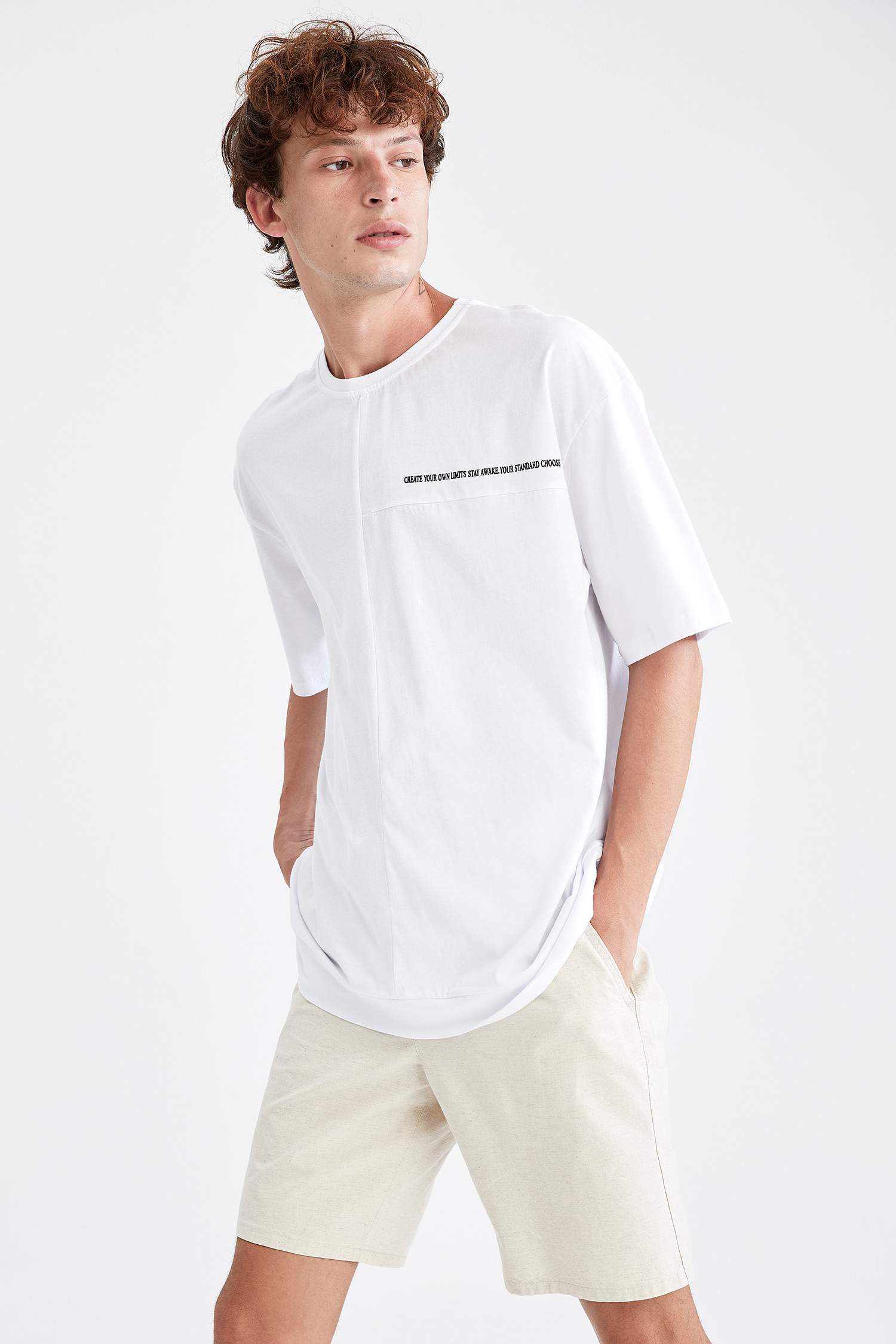 Oversize Fit Bisiklet Yaka Slogan Baskılı Kısa Kollu Tişört