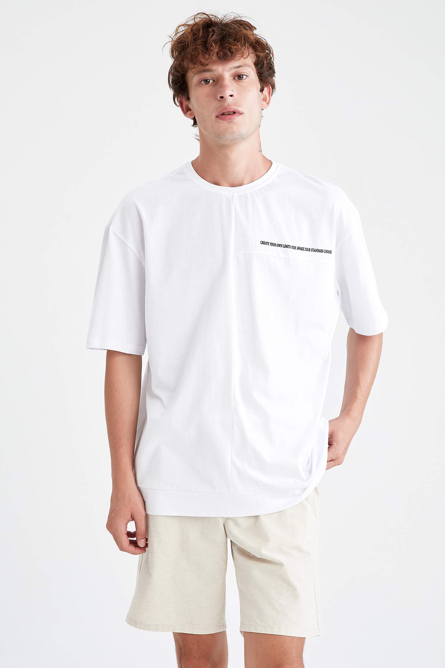 Oversize Fit Bisiklet Yaka Slogan Baskılı Kısa Kollu Tişört