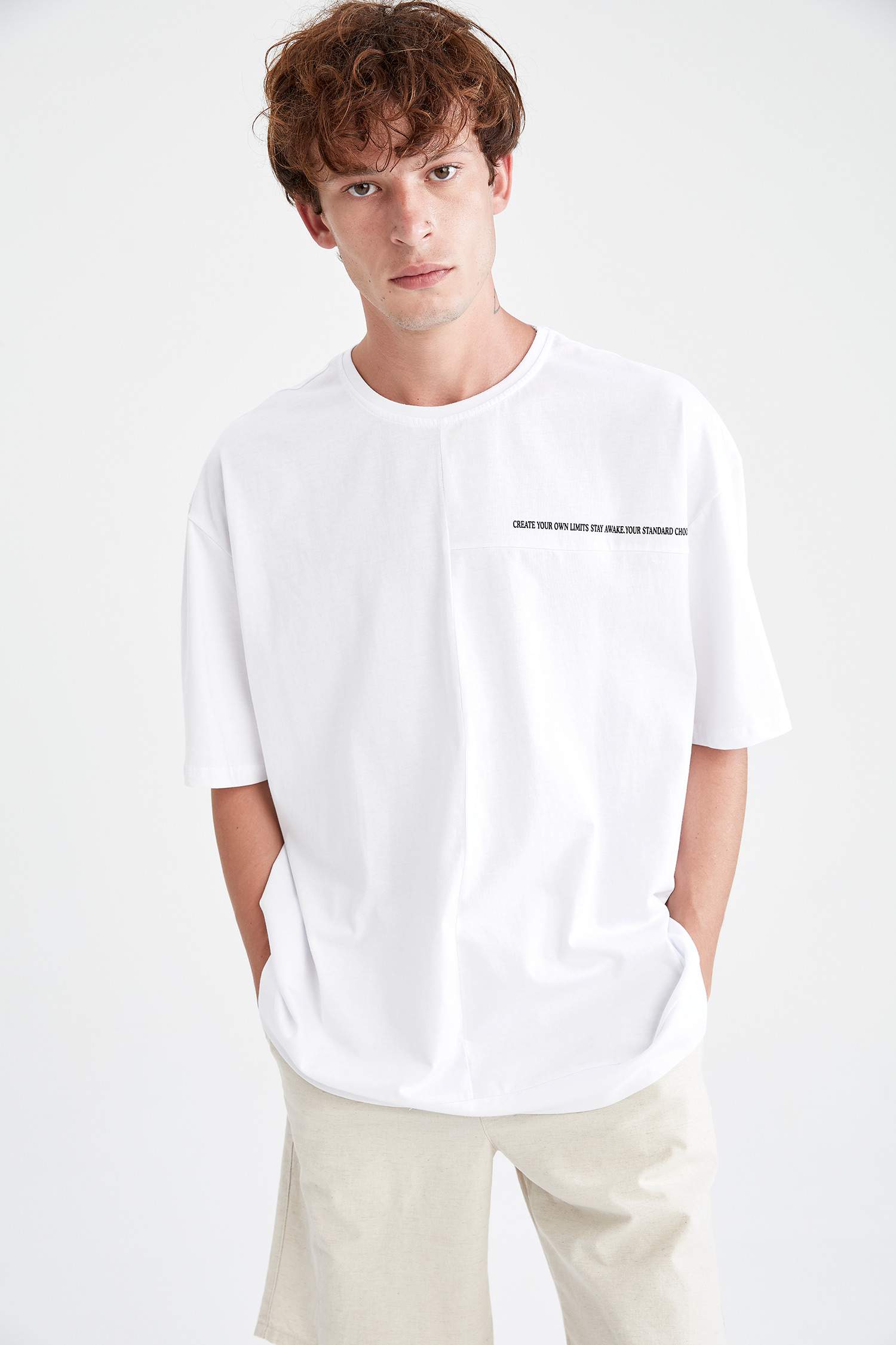 Oversize Fit Bisiklet Yaka Slogan Baskılı Kısa Kollu Tişört