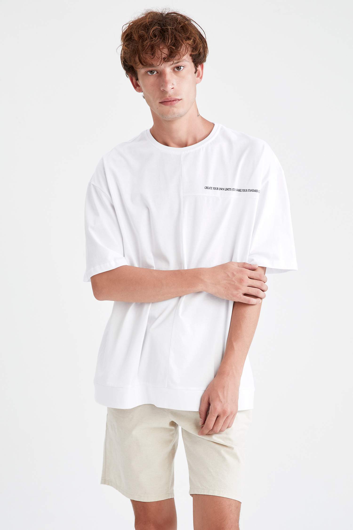 Oversize Fit Bisiklet Yaka Slogan Baskılı Kısa Kollu Tişört
