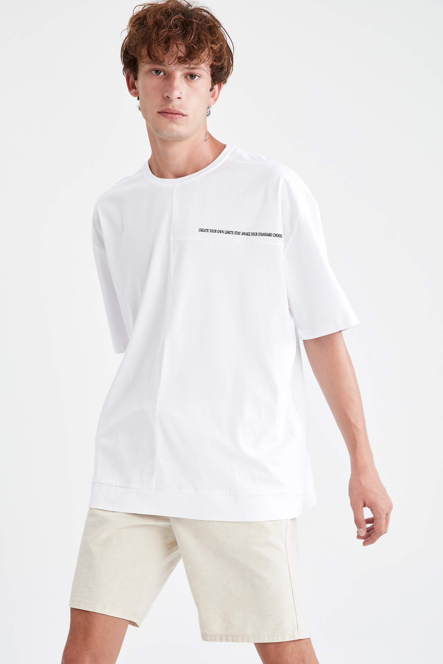 Oversize Fit Bisiklet Yaka Slogan Baskılı Kısa Kollu Tişört