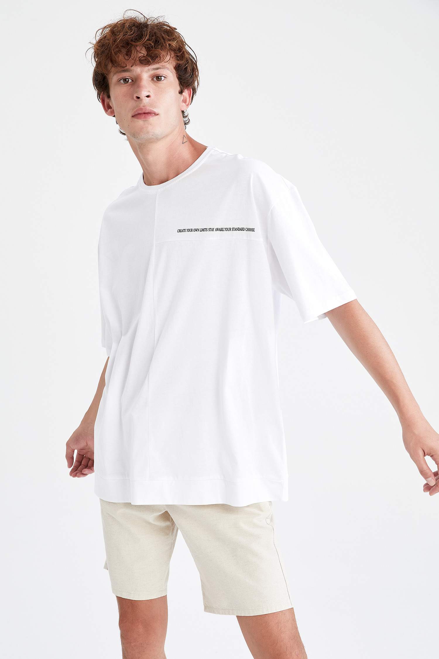 Oversize Fit Bisiklet Yaka Slogan Baskılı Kısa Kollu Tişört