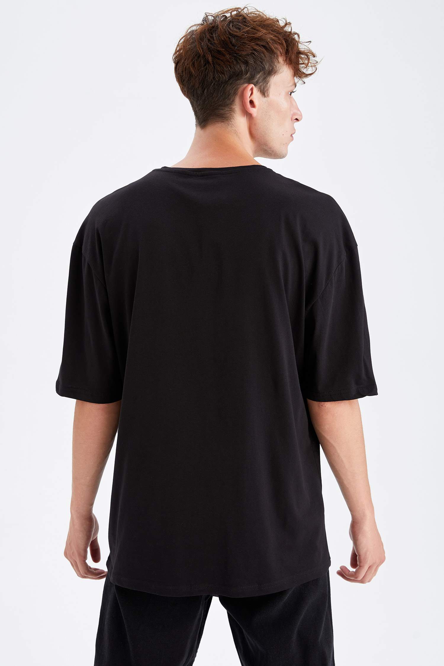 Oversize Fit Bisiklet Yaka Basic Kısa Kollu Tişört