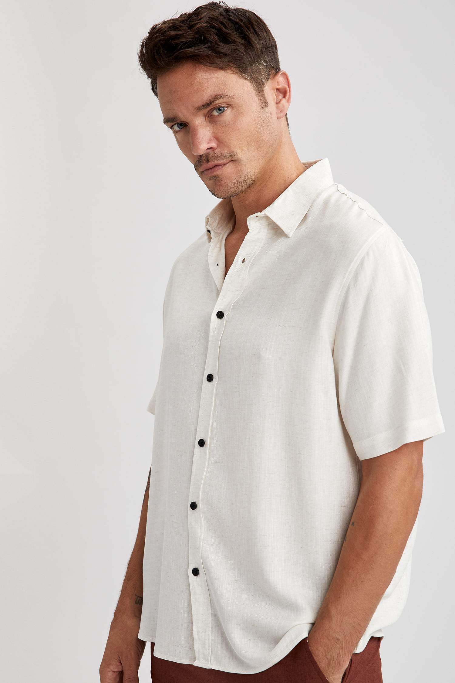 Modern Fit Basic Kısa Kollu Gömlek