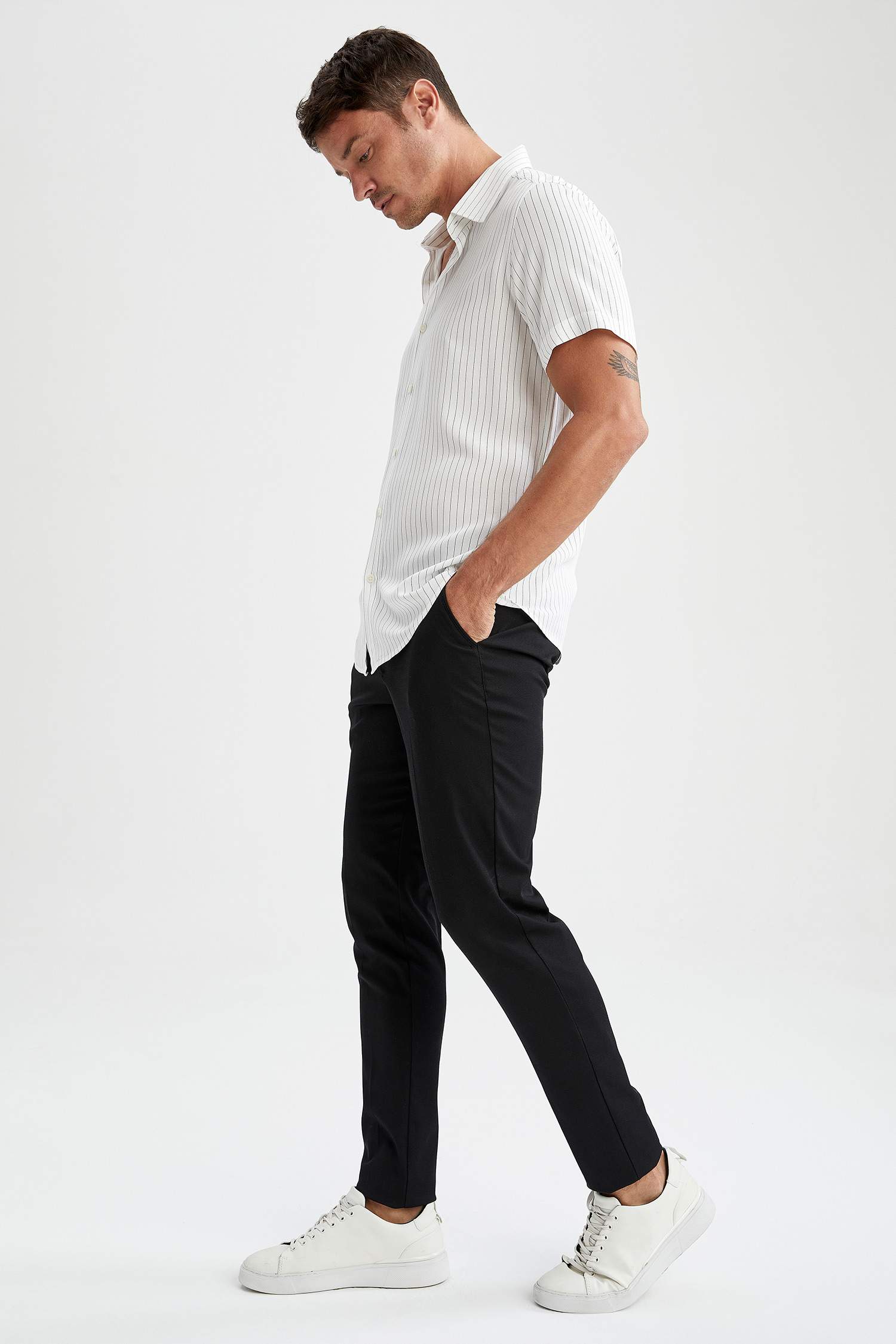 Modern Fit Çizgi Desenli Kısa Kollu Viskon Gömlek
