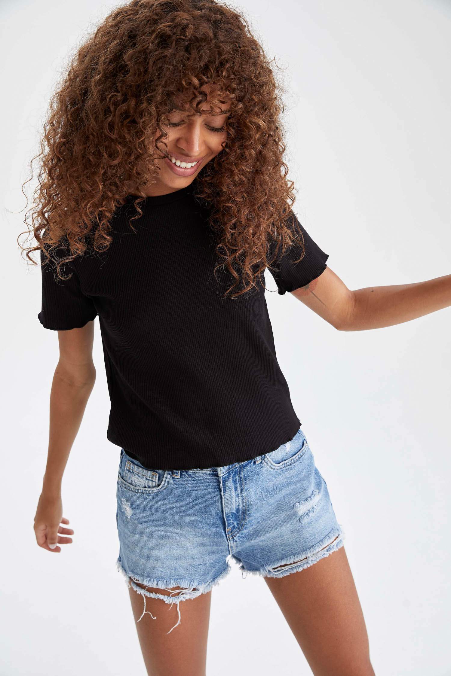 Basic Slim Fit Kısa Kollu Crop Tişört