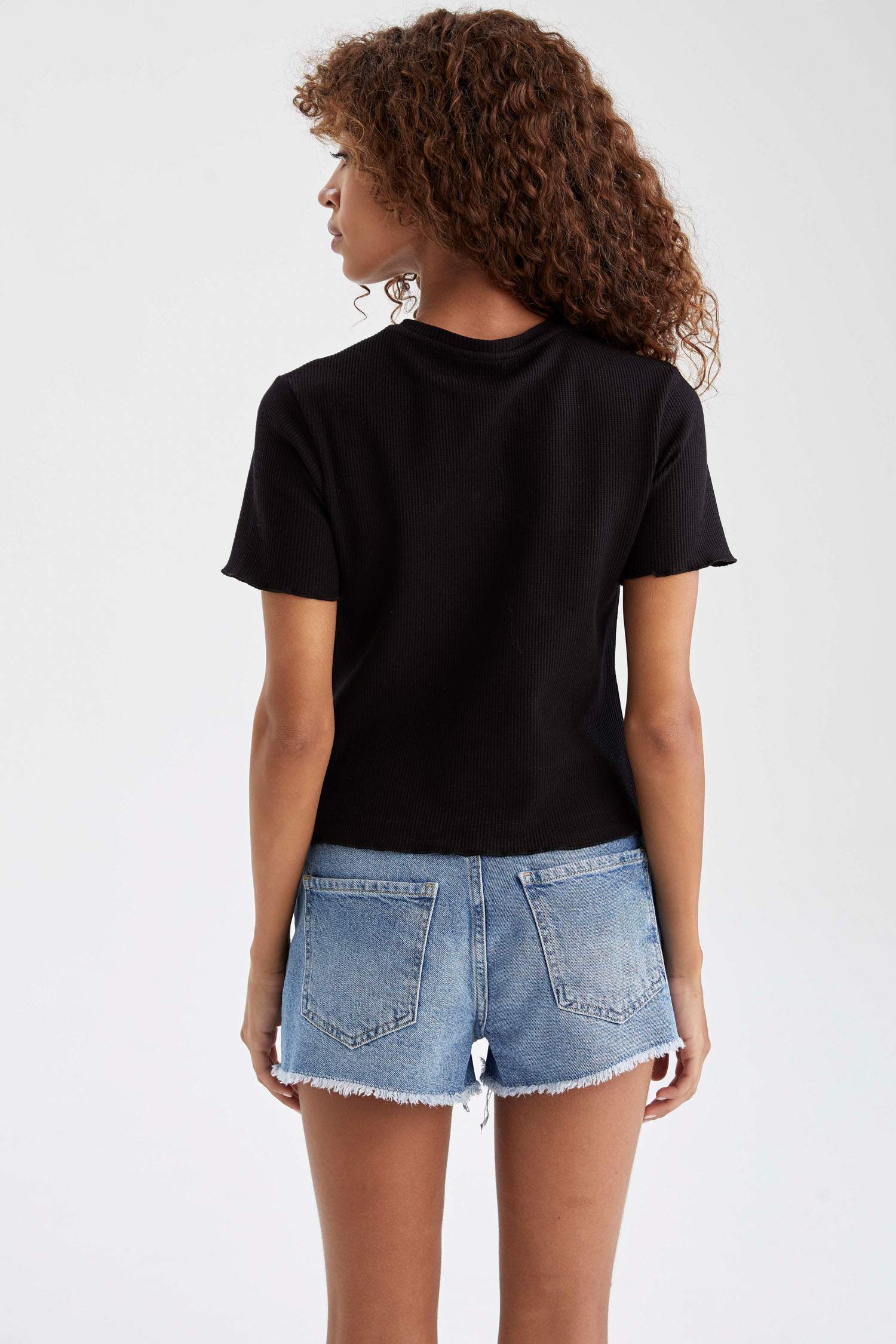 Basic Slim Fit Kısa Kollu Crop Tişört