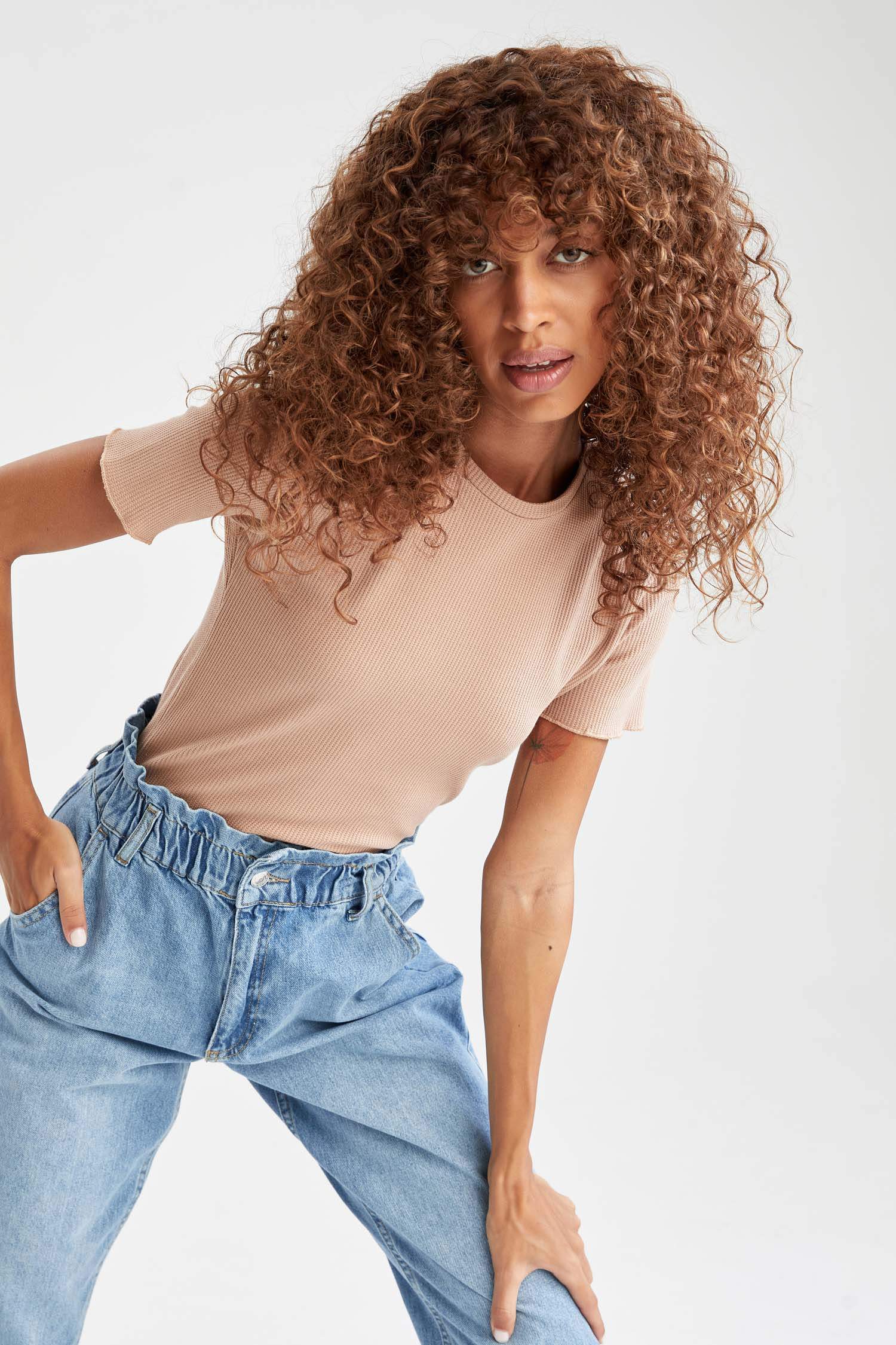 Basic Slim Fit Kısa Kollu Crop Tişört