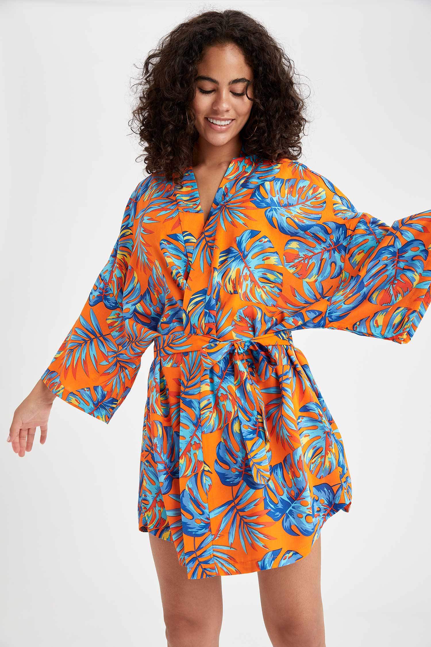 Tropik Desenli Kuşaklı Yazlık Kimono