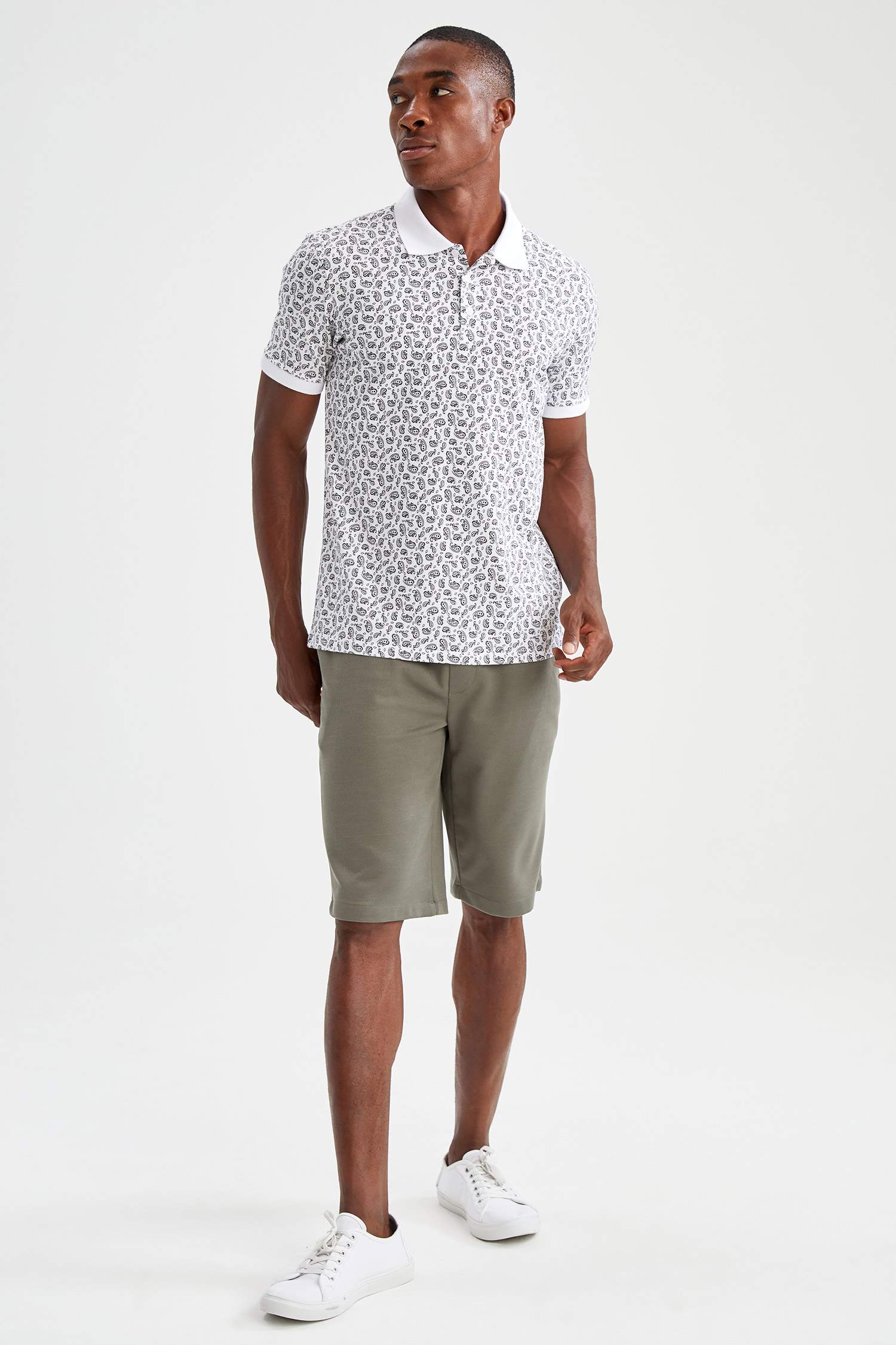 Slim Fit Polo Yaka Desenli Kısa Kollu Tişört