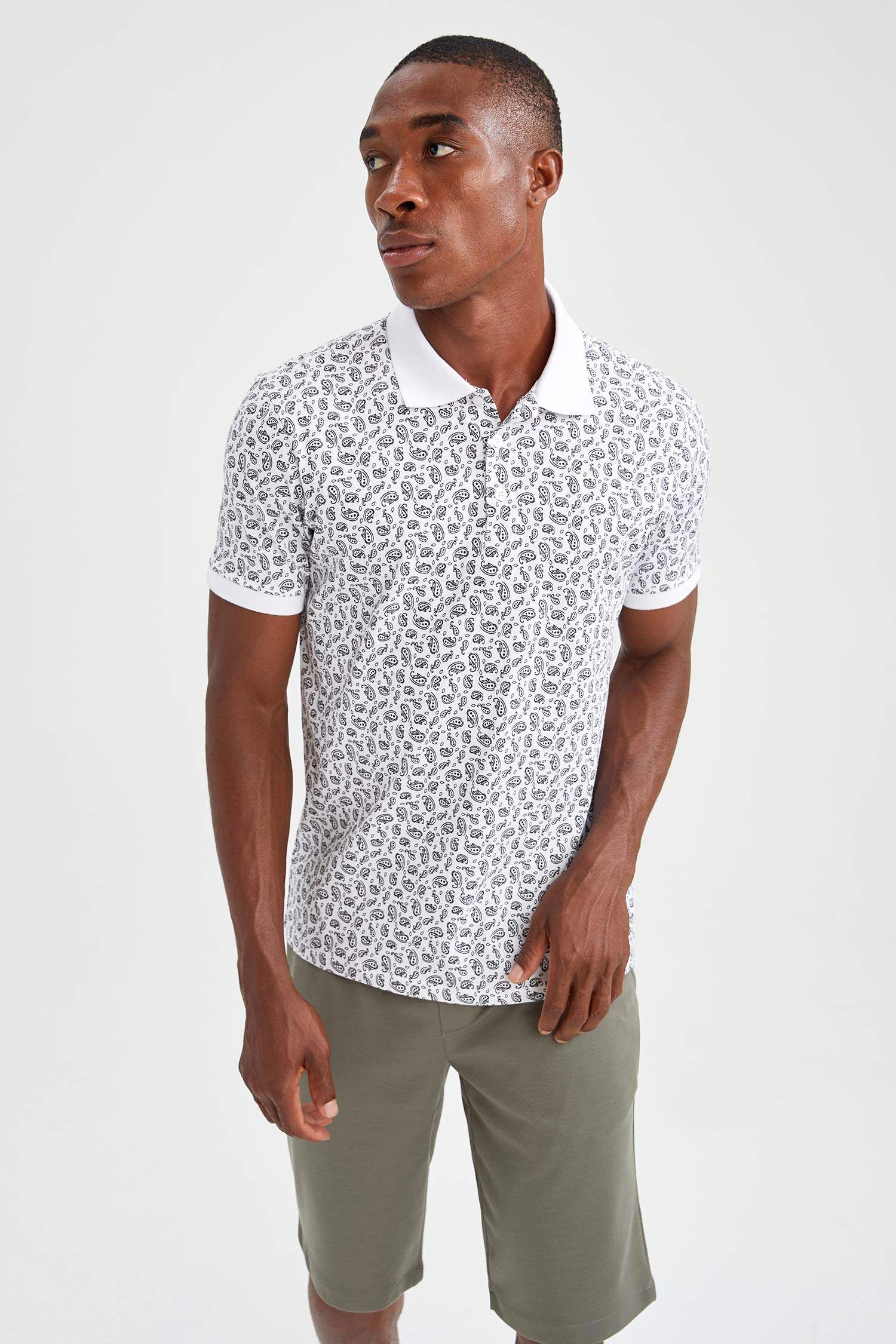 Slim Fit Polo Yaka Desenli Kısa Kollu Tişört