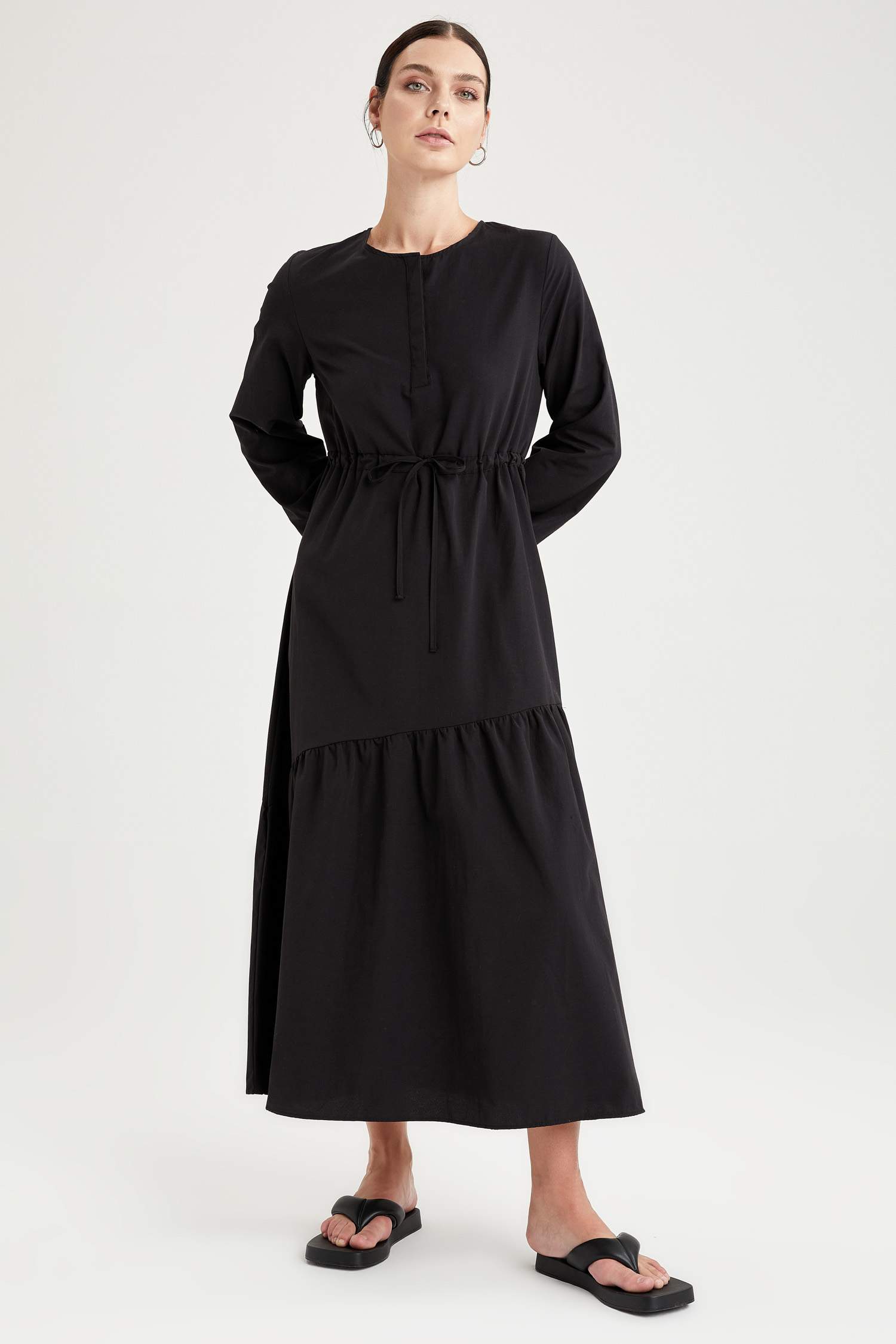 Regular Fit Volanlı Maxi Elbise