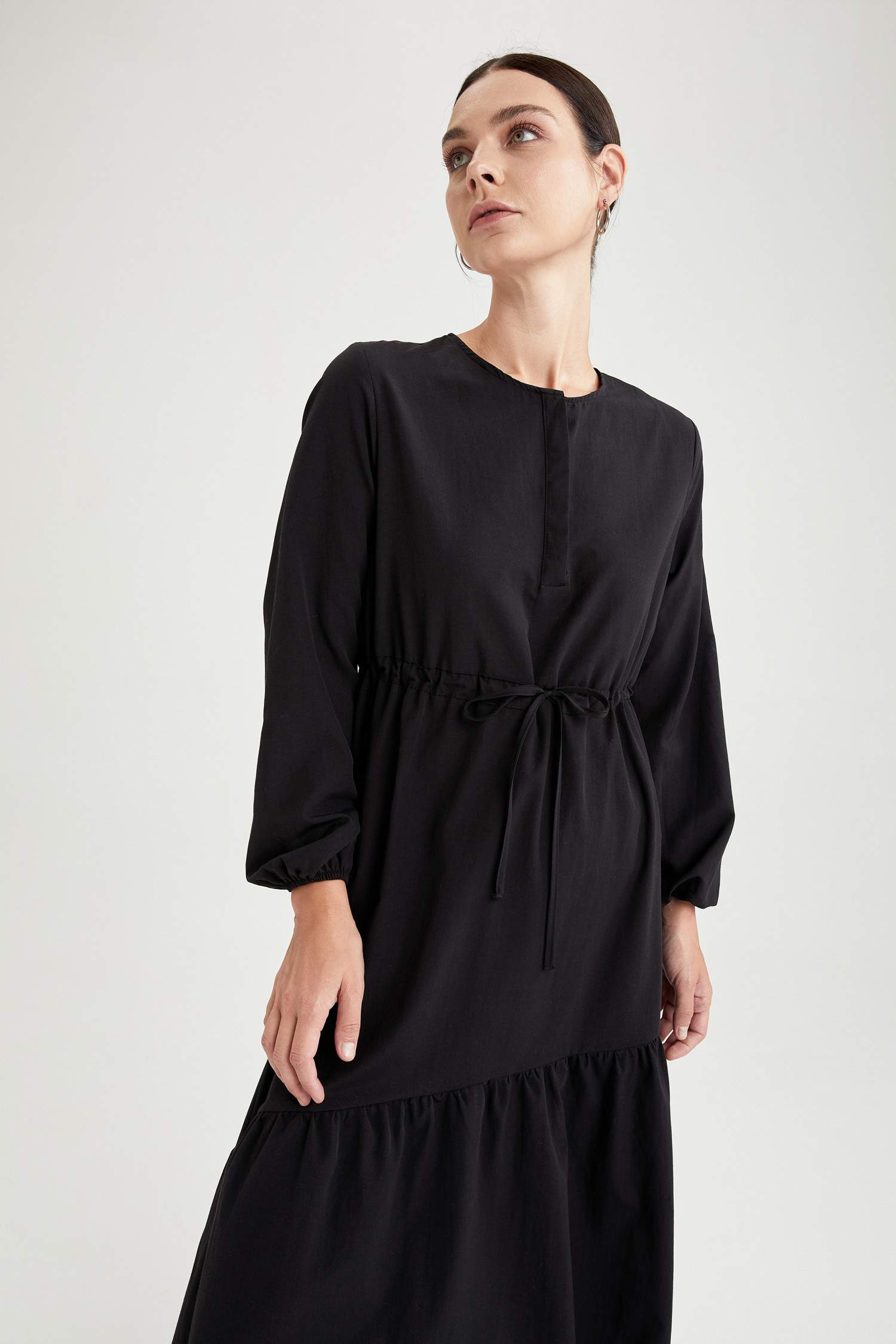 Regular Fit Volanlı Maxi Elbise