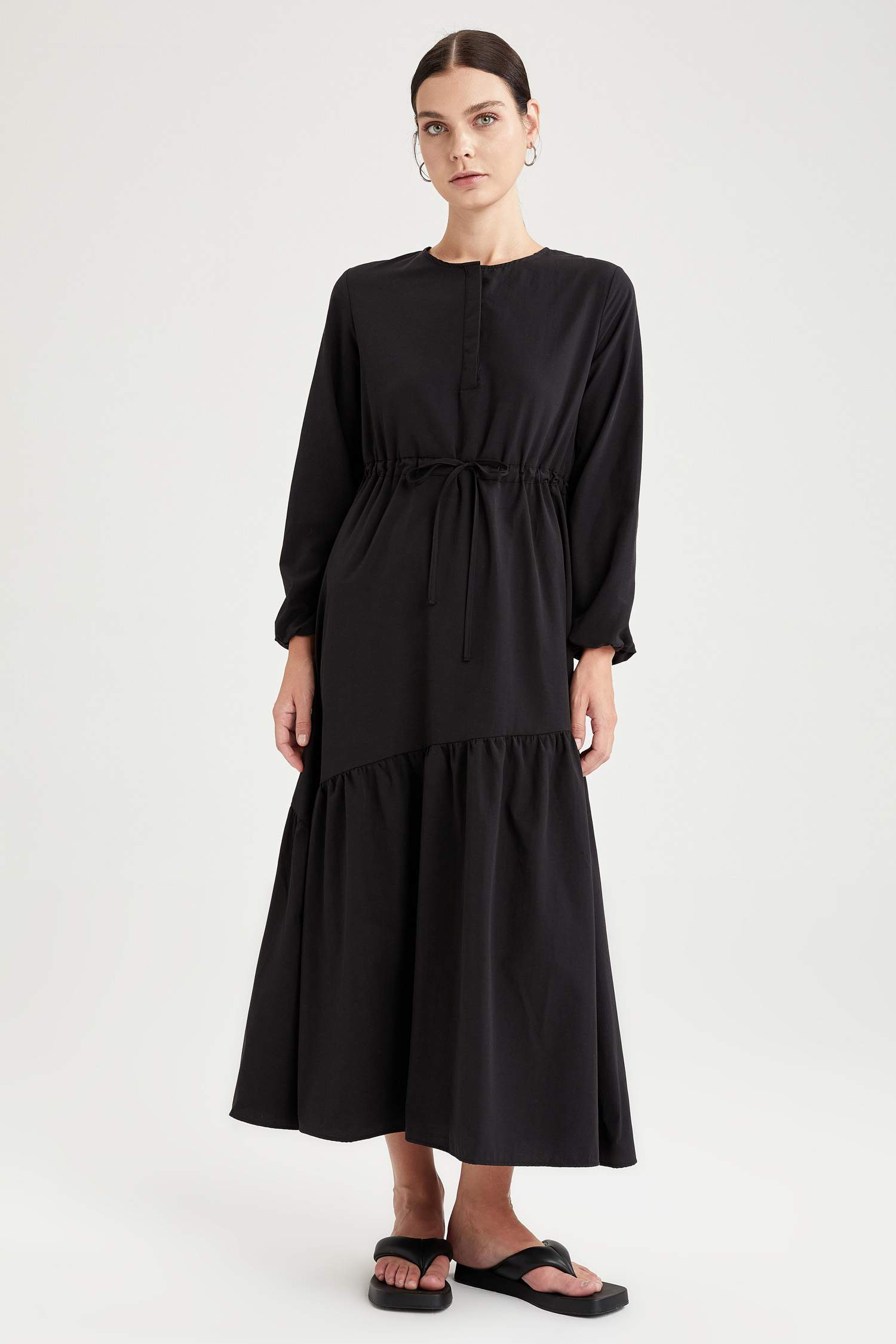 Regular Fit Volanlı Maxi Elbise