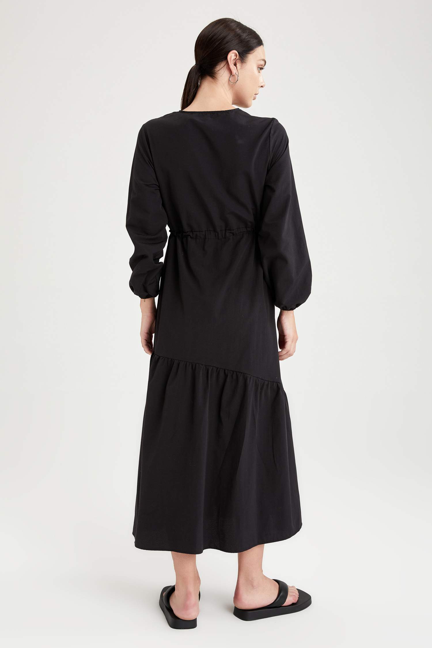 Regular Fit Volanlı Maxi Elbise