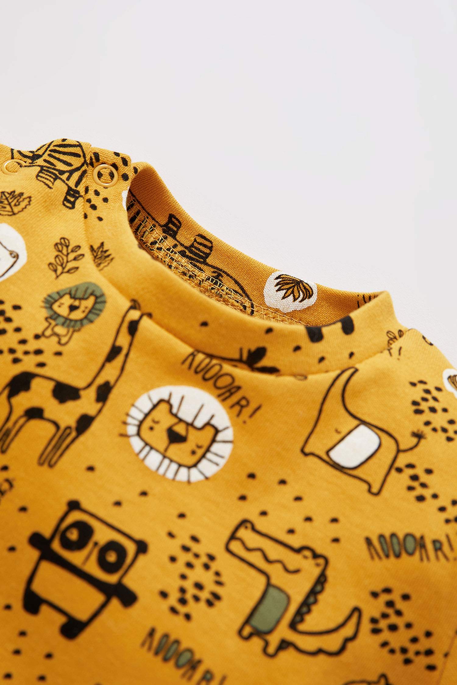 Erkek Bebek Desenli Uzun Kollu Pijama Takımı