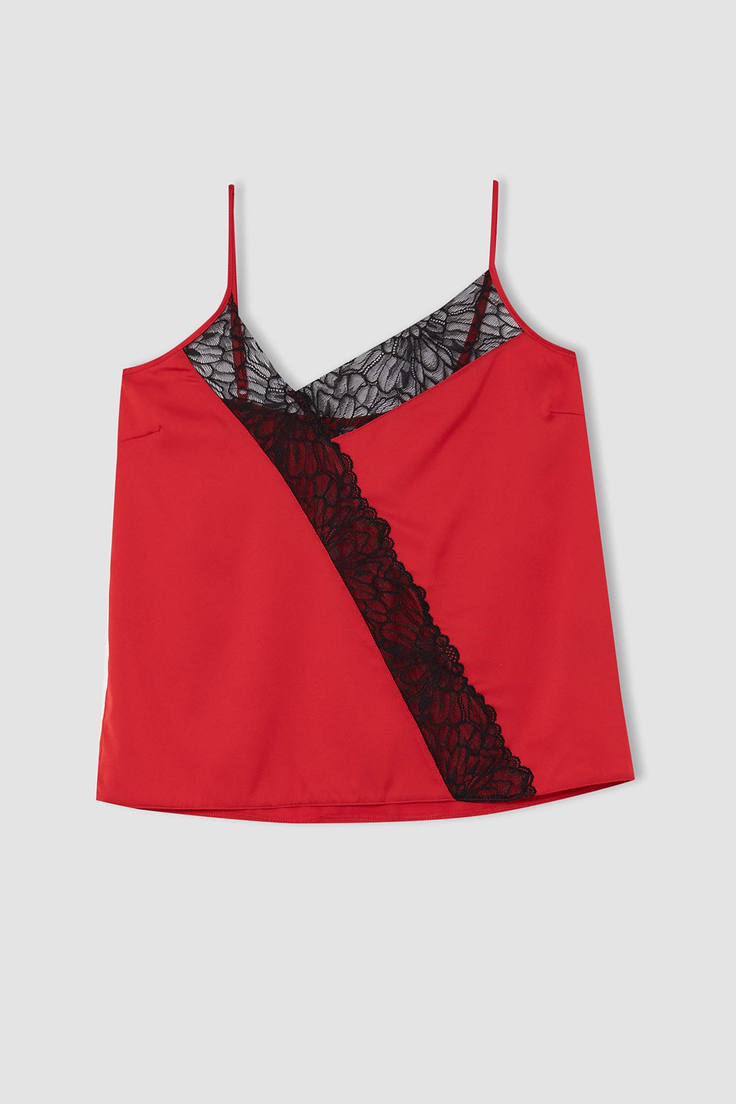 Regular Fit Yılbaşı Temalı V Yaka Dantelli Atlet ve Mini Şort Saten Pijama Takımı
