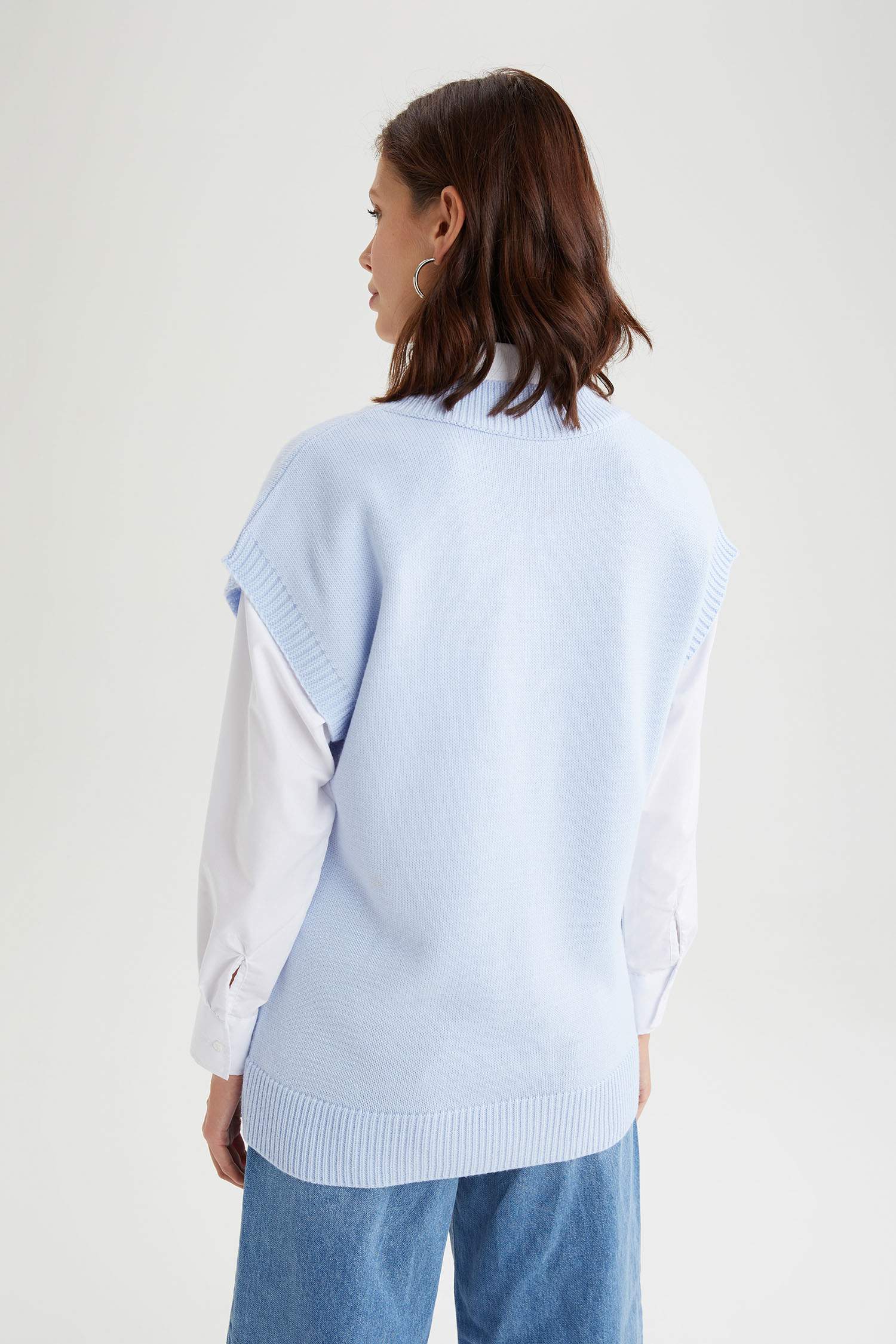 Regular Fit V Yaka Çiçekli Süveter