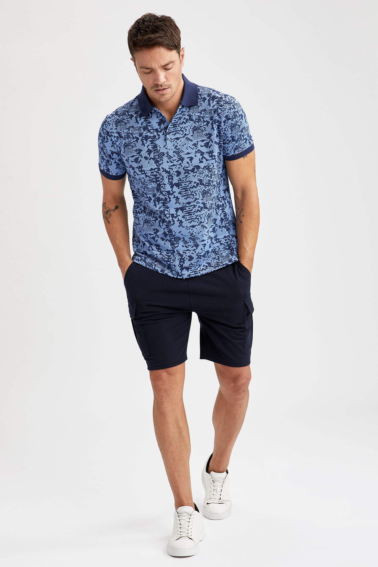 Slim Fit Polo Yaka Desenli Kısa Kollu Tişört