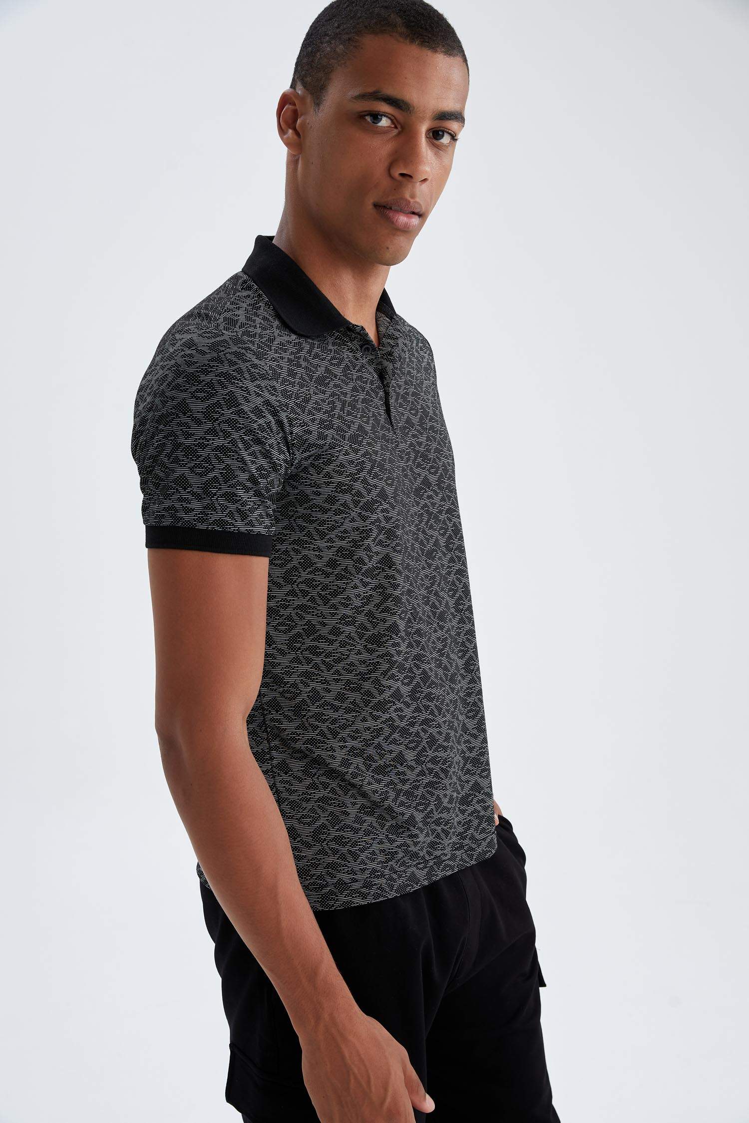 Slim Fit Polo Yaka Desenli Kısa Kollu Tişört