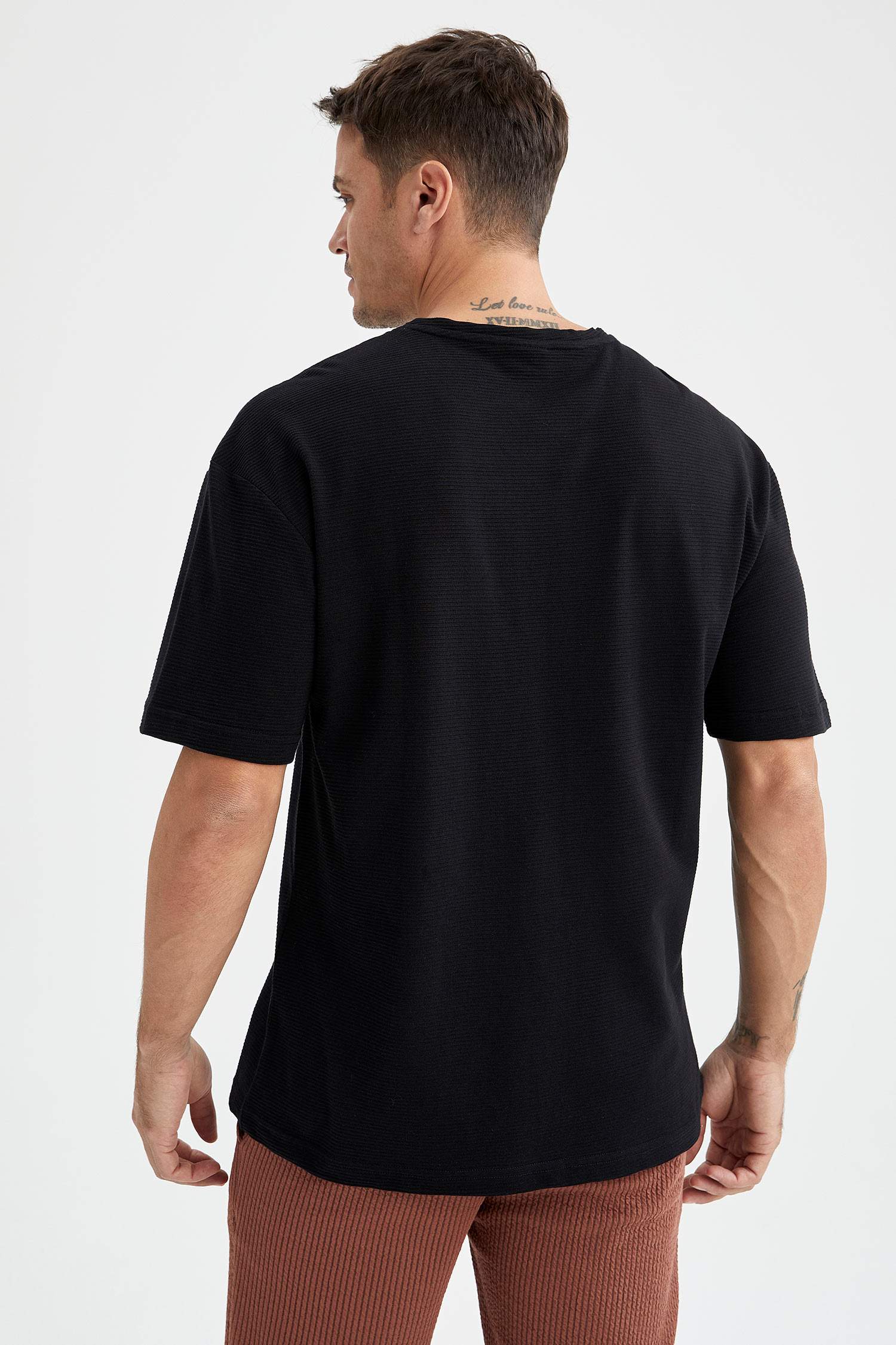 Oversize Fit Bisiklet Yaka Basic Kısa Kollu Tişört