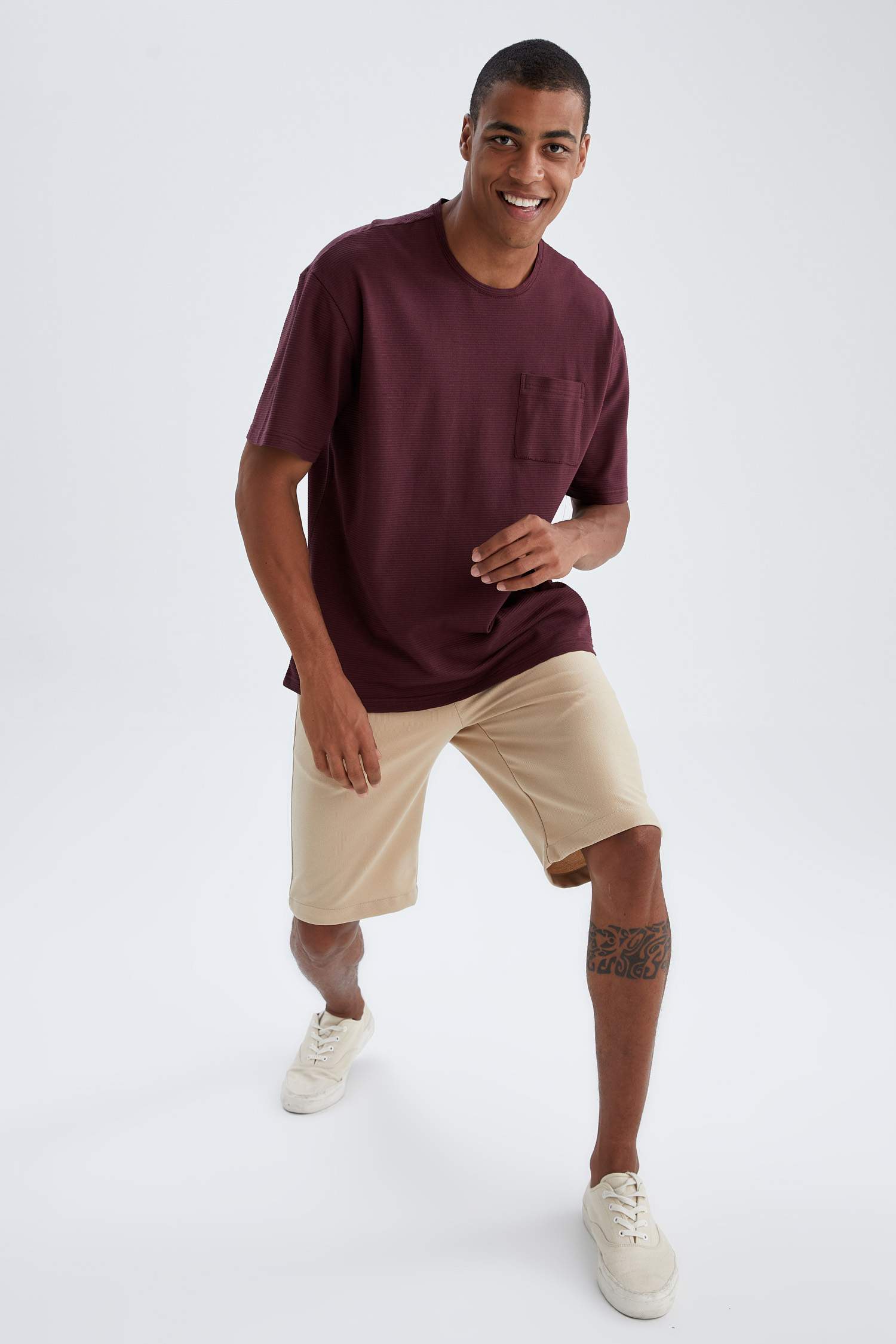 Oversize Fit Bisiklet Yaka Basic Kısa Kollu Tişört