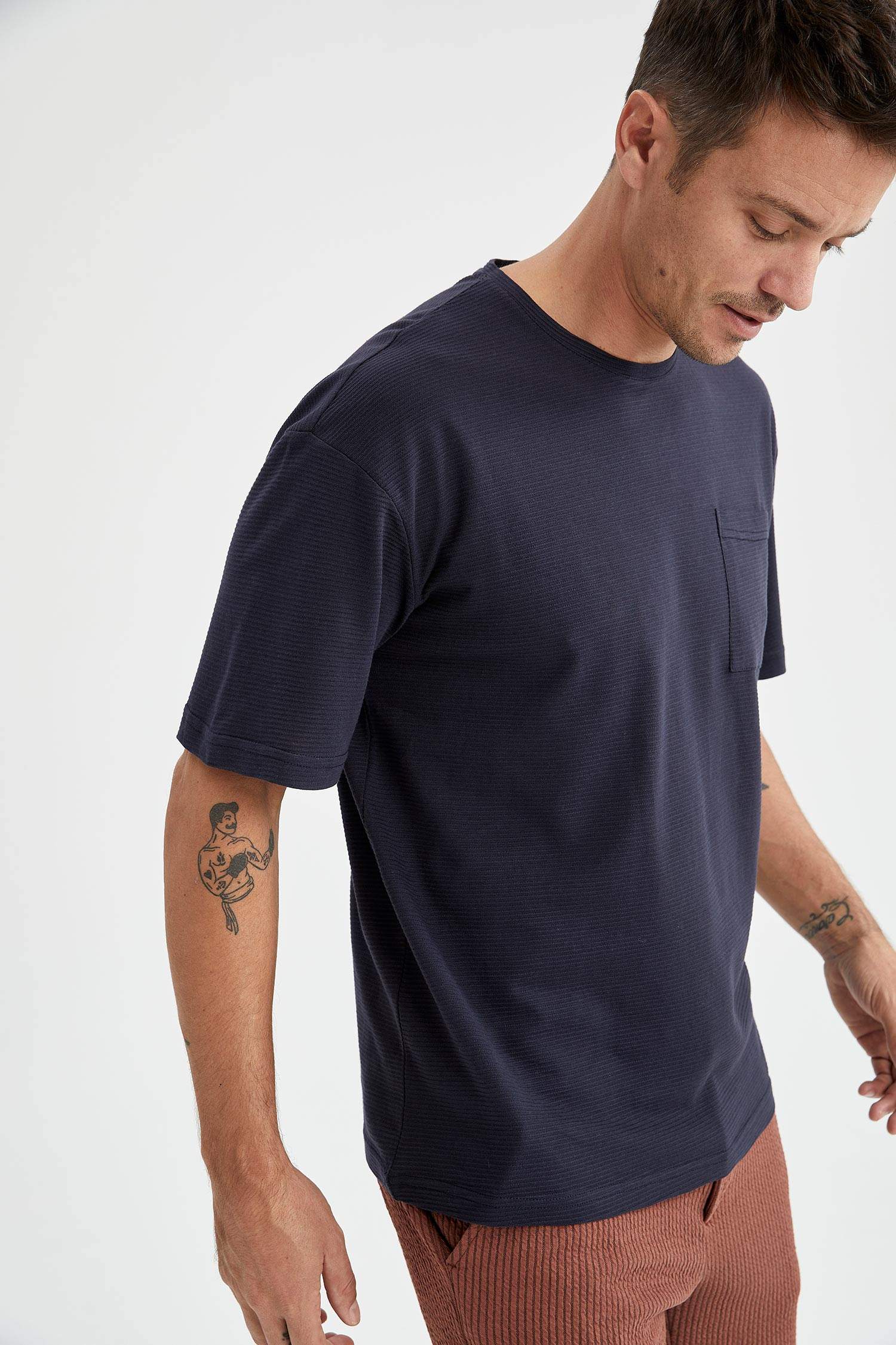 Oversize Fit Bisiklet Yaka Basic Kısa Kollu Tişört