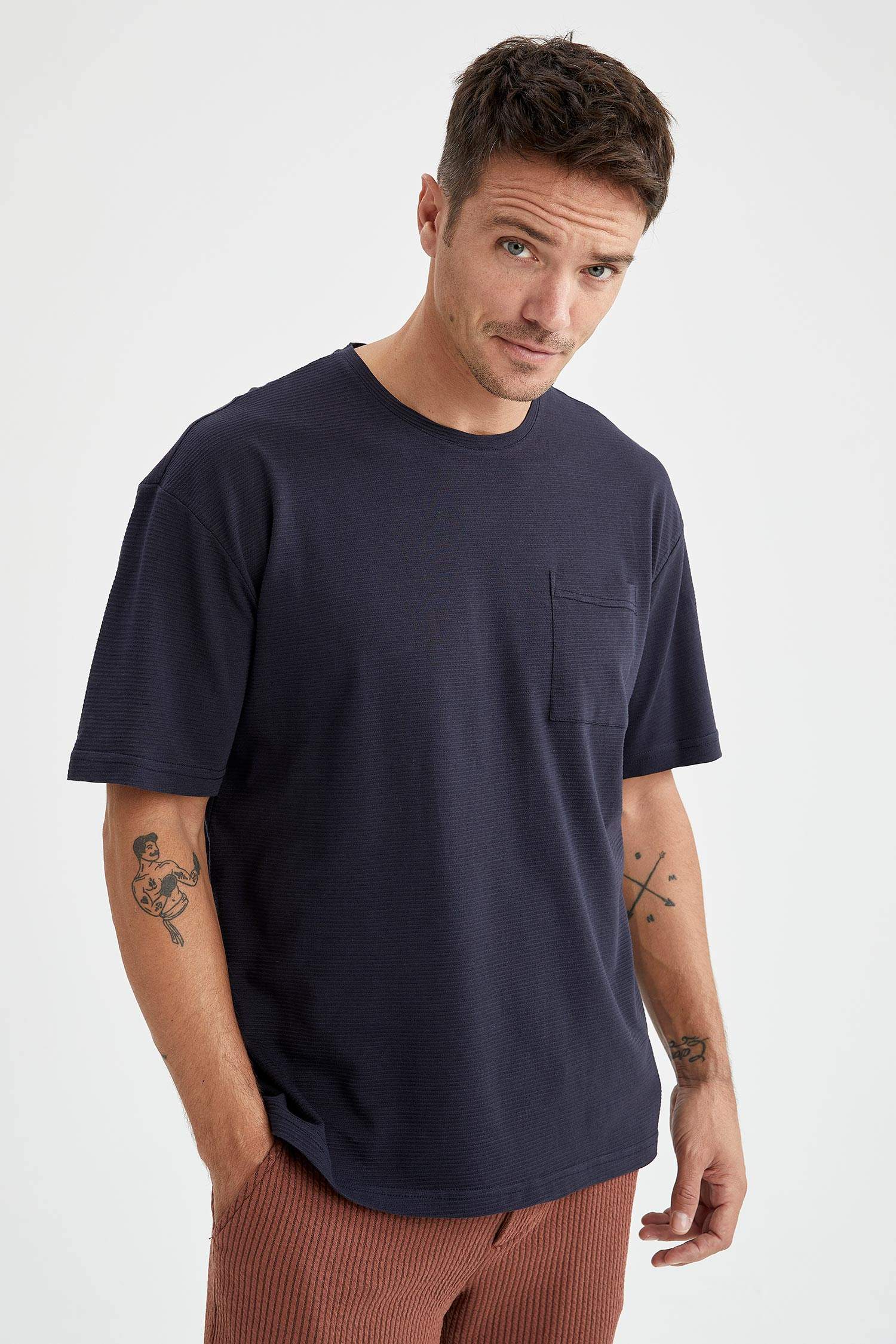 Oversize Fit Bisiklet Yaka Basic Kısa Kollu Tişört