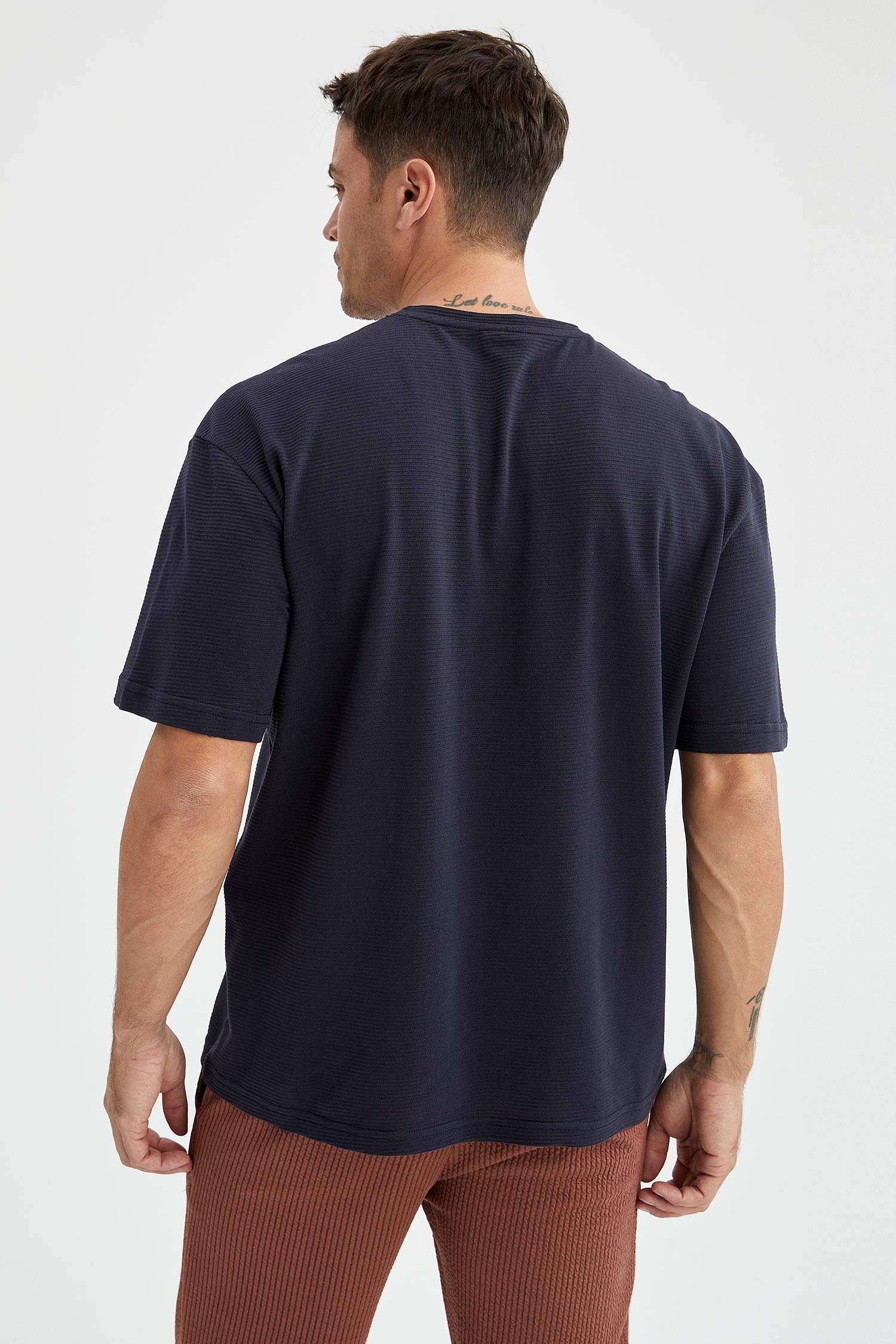 Oversize Fit Bisiklet Yaka Basic Kısa Kollu Tişört