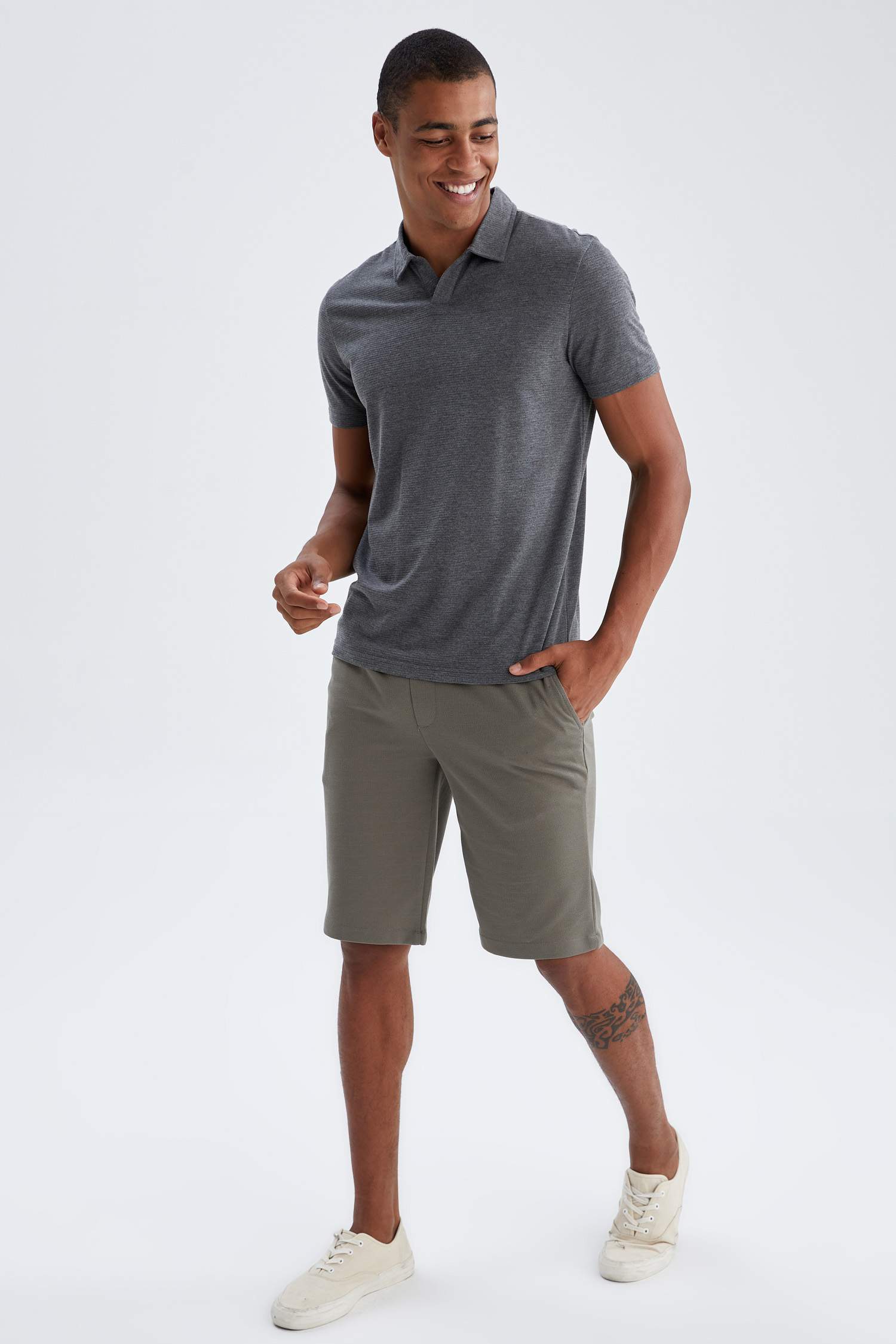 Modern Fit Polo Yaka Basic Kısa Kollu Tişört