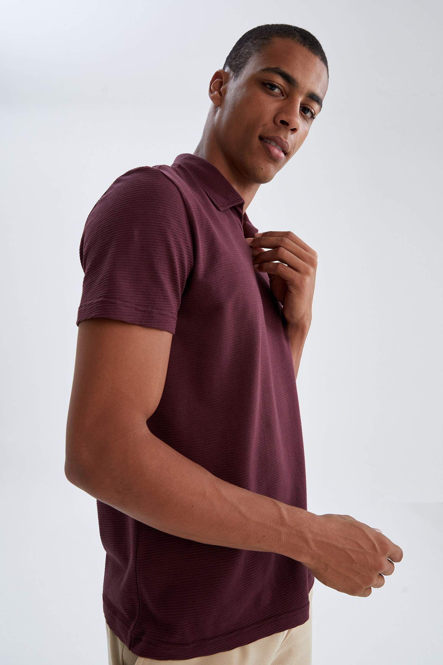 Modern Fit Polo Yaka Basic Kısa Kollu Tişört