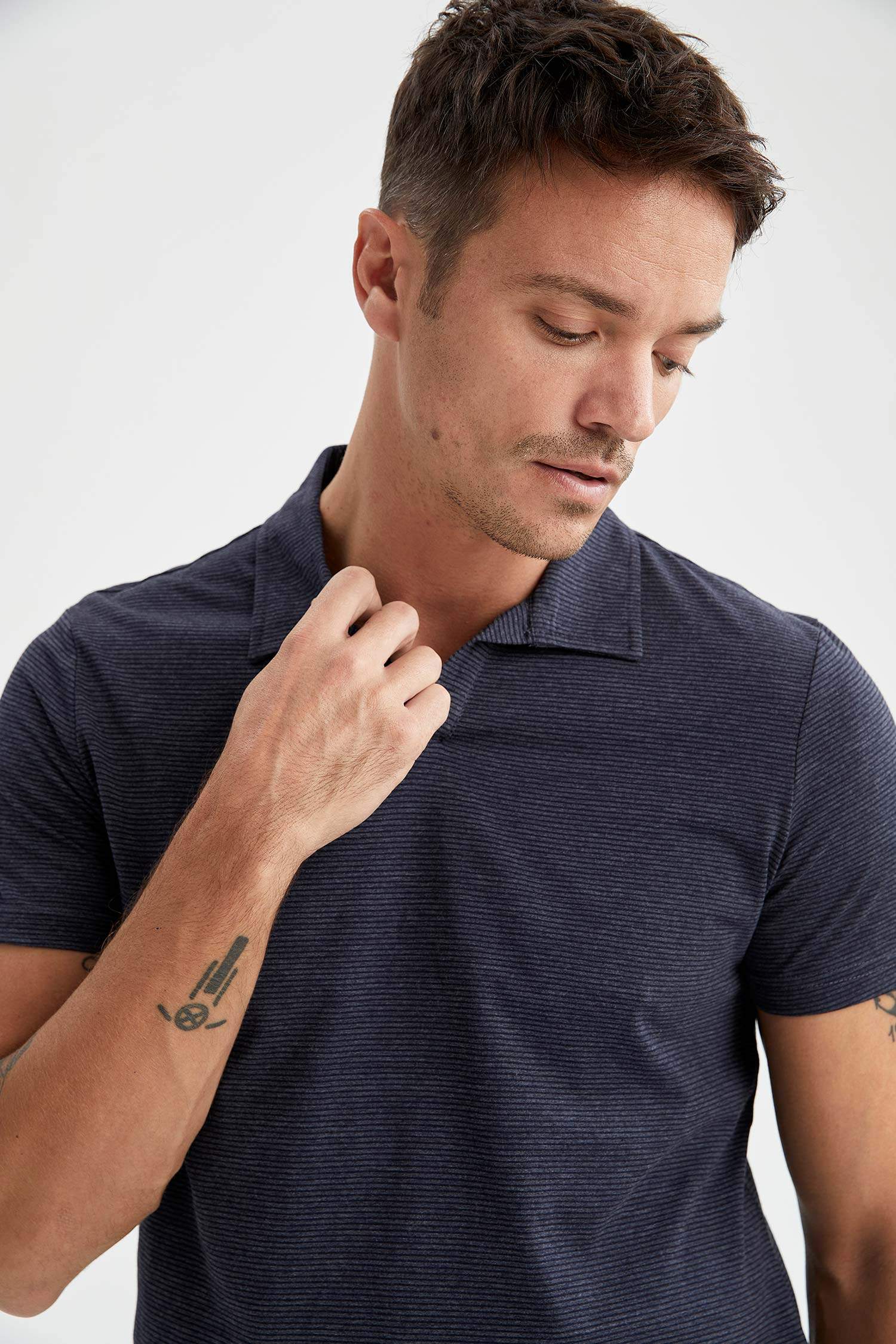 Modern Fit Polo Yaka Basic Kısa Kollu Tişört