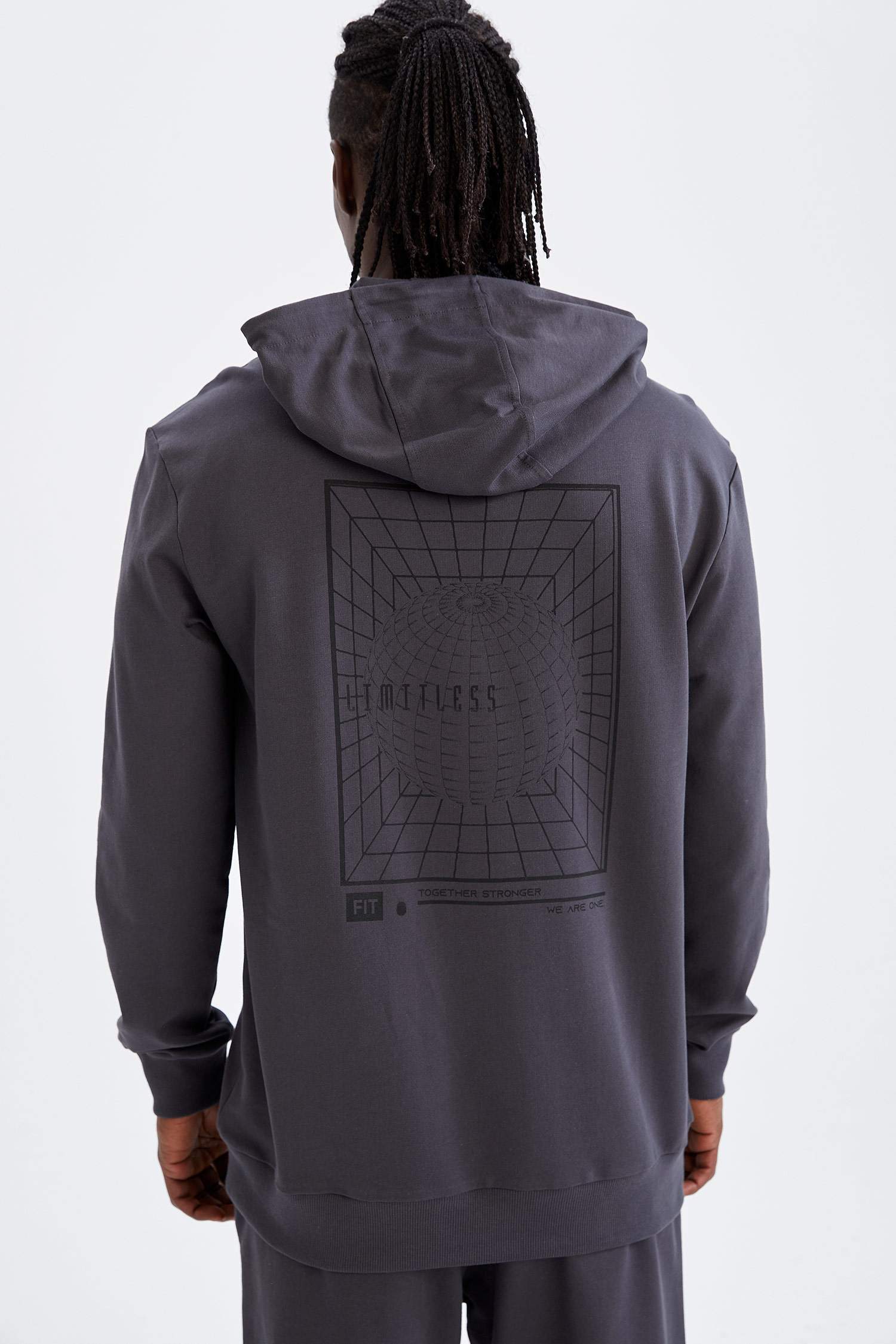 Standart Fit Kapüşonlu Sırt Baskılı Uzun Kollu Sweatshirt