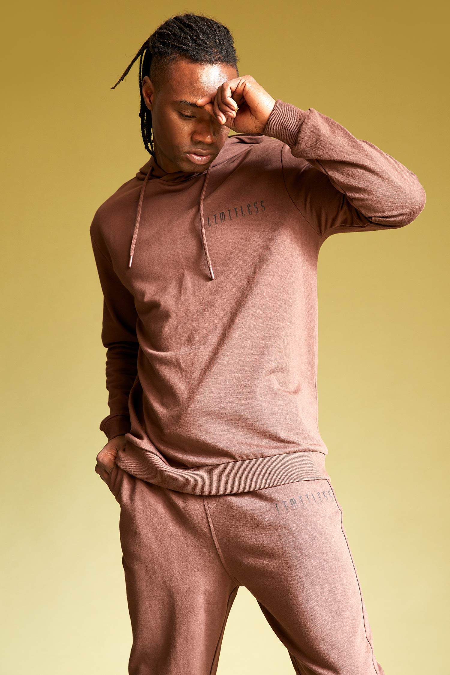Standart Fit Kapüşonlu Sırt Baskılı Uzun Kollu Sweatshirt