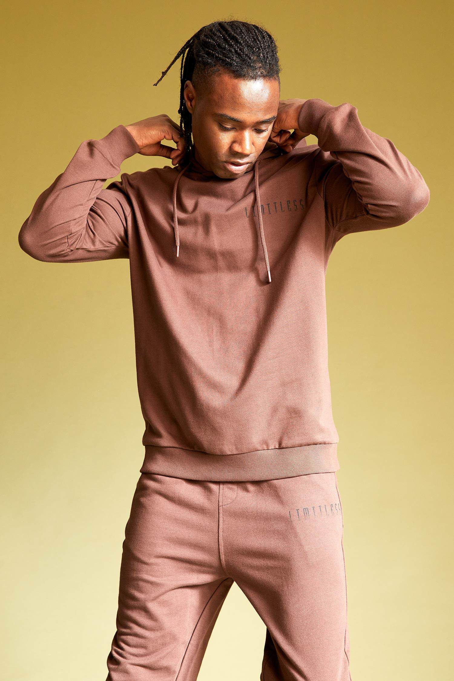 Standart Fit Kapüşonlu Sırt Baskılı Uzun Kollu Sweatshirt