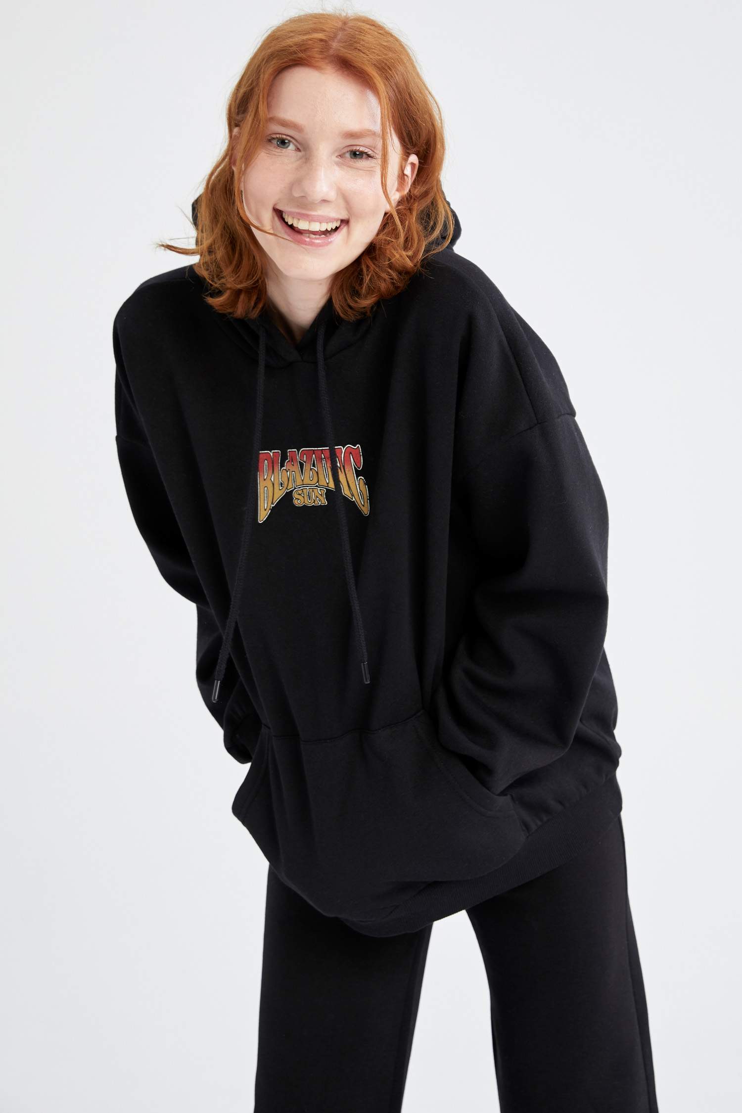 Oversize Fit Uzun Kollu Sweatshirt