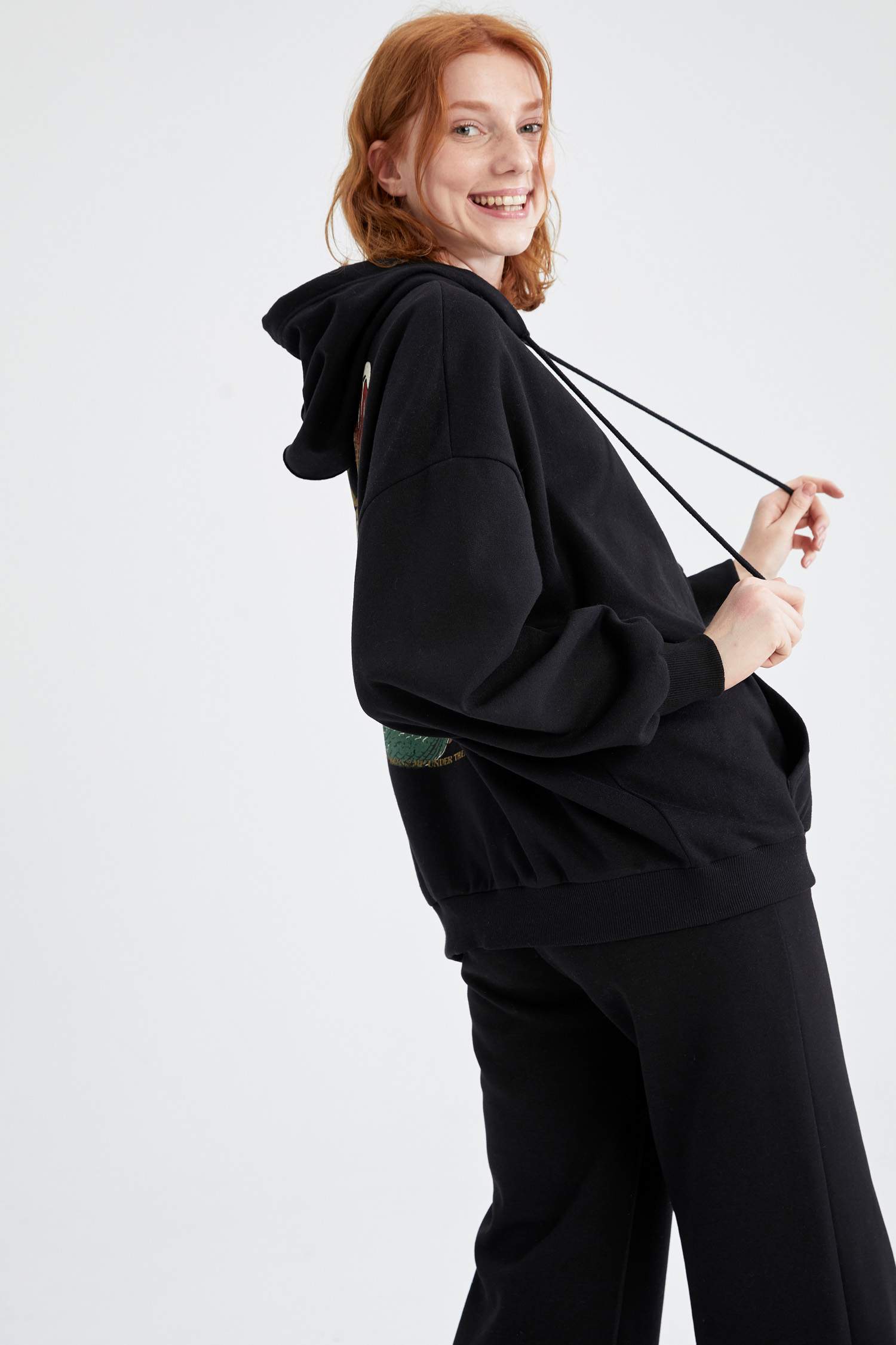 Oversize Fit Uzun Kollu Sweatshirt