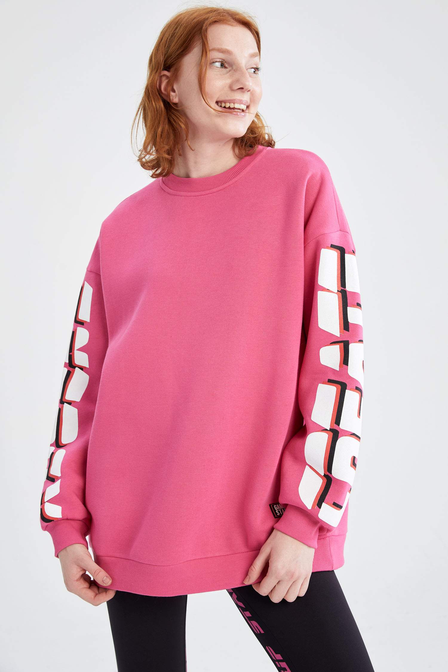Sırtı ve Kolları Slogan Baskılı İçi Yumuşak Tüylü Oversize Fit Sweatshirt